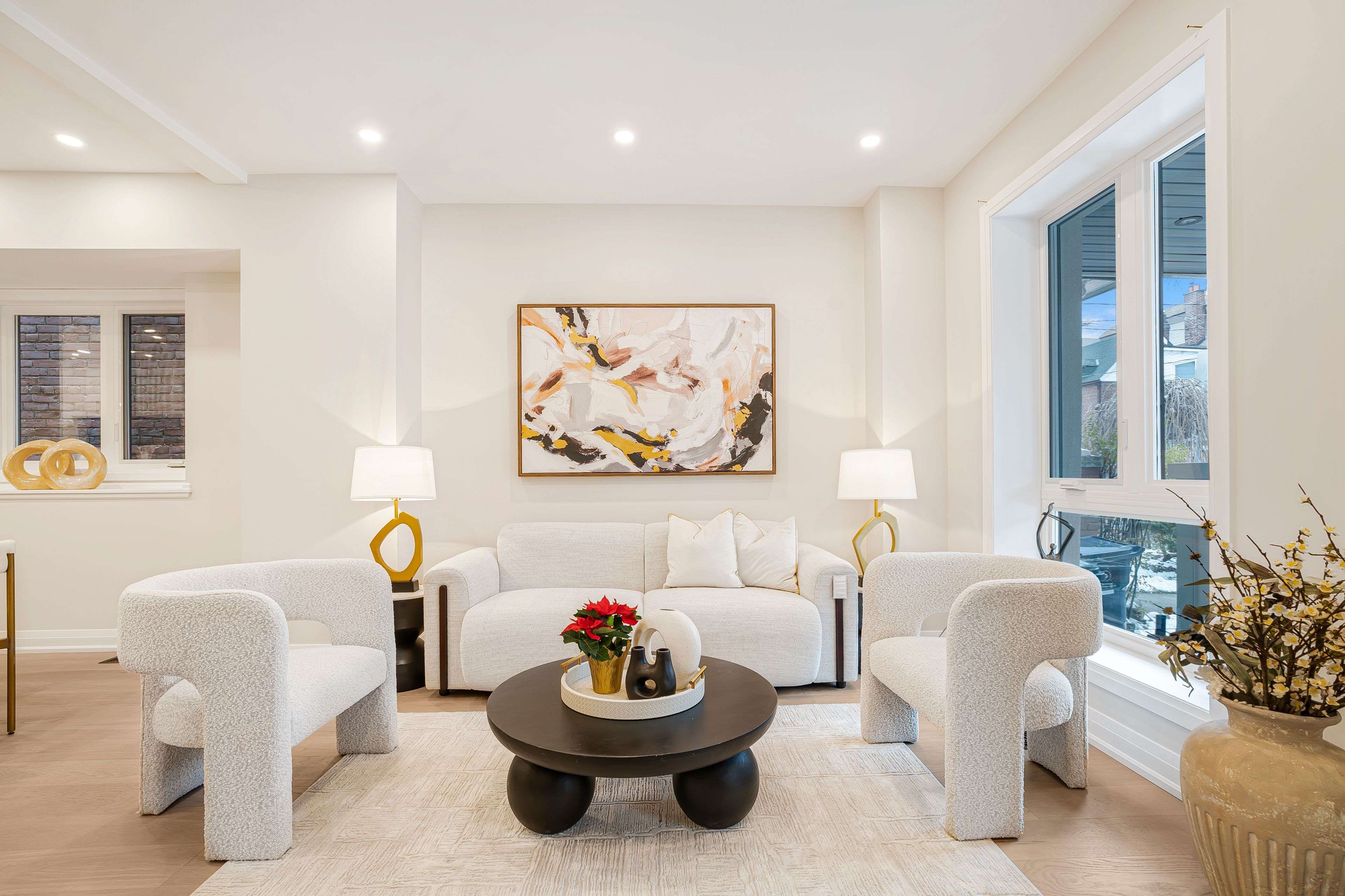 Toronto E01, ON M4J 1J3,47 Harcourt AVE