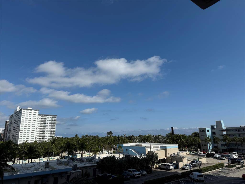 Pompano Beach, FL 33062,101 Briny Ave #411