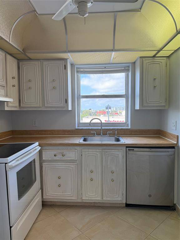 Pompano Beach, FL 33062,101 Briny Ave #411