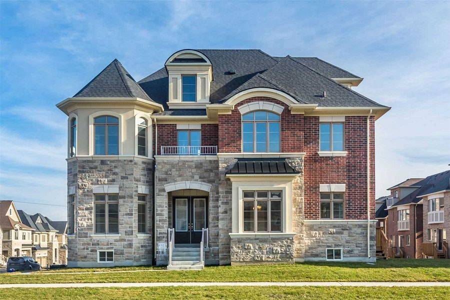 Richmond Hill, ON L4B 0G2,102 Giardina CRES