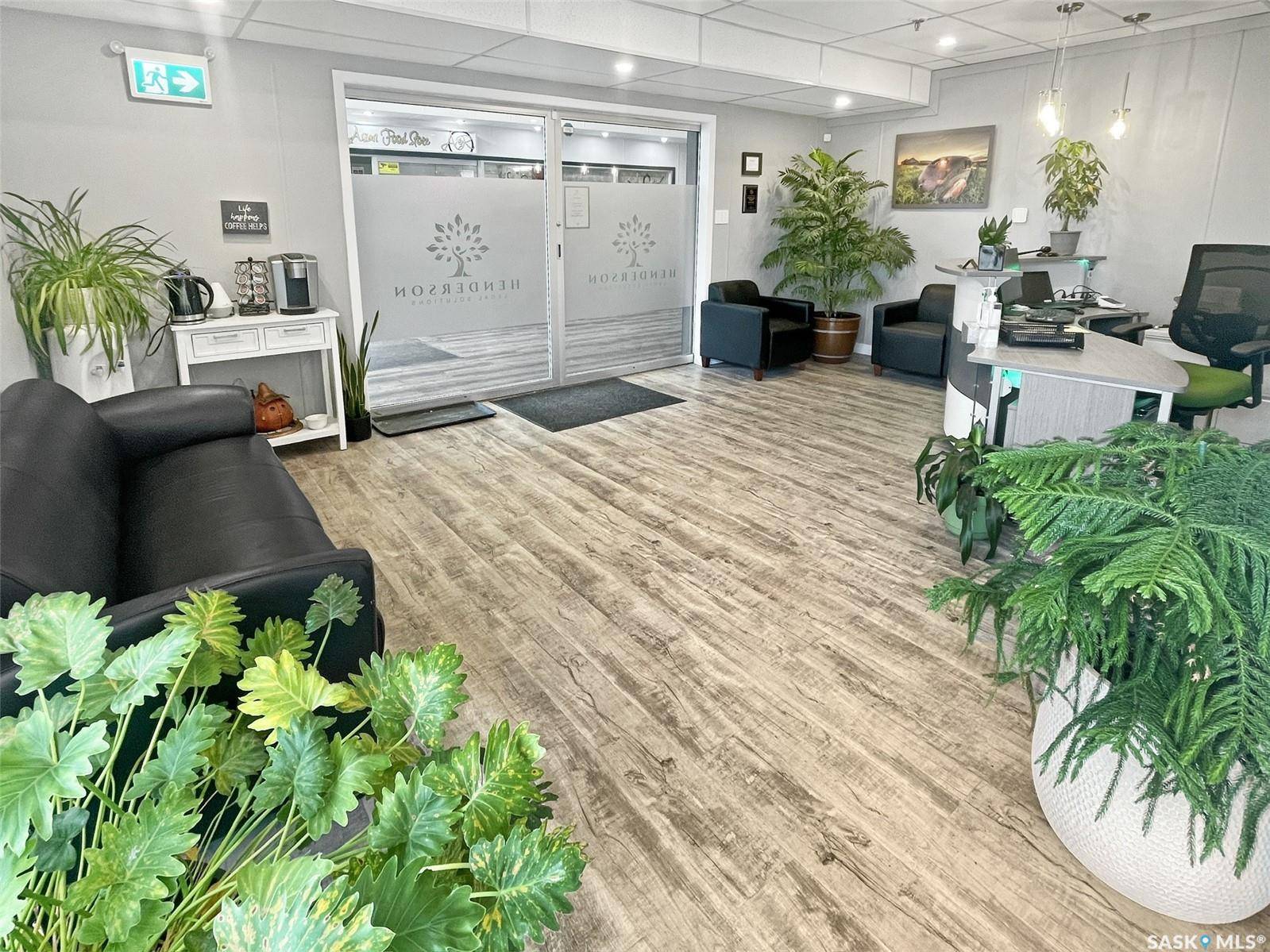 Swift Current, SK S9H 2B4,244 1st AVENUE NE #1