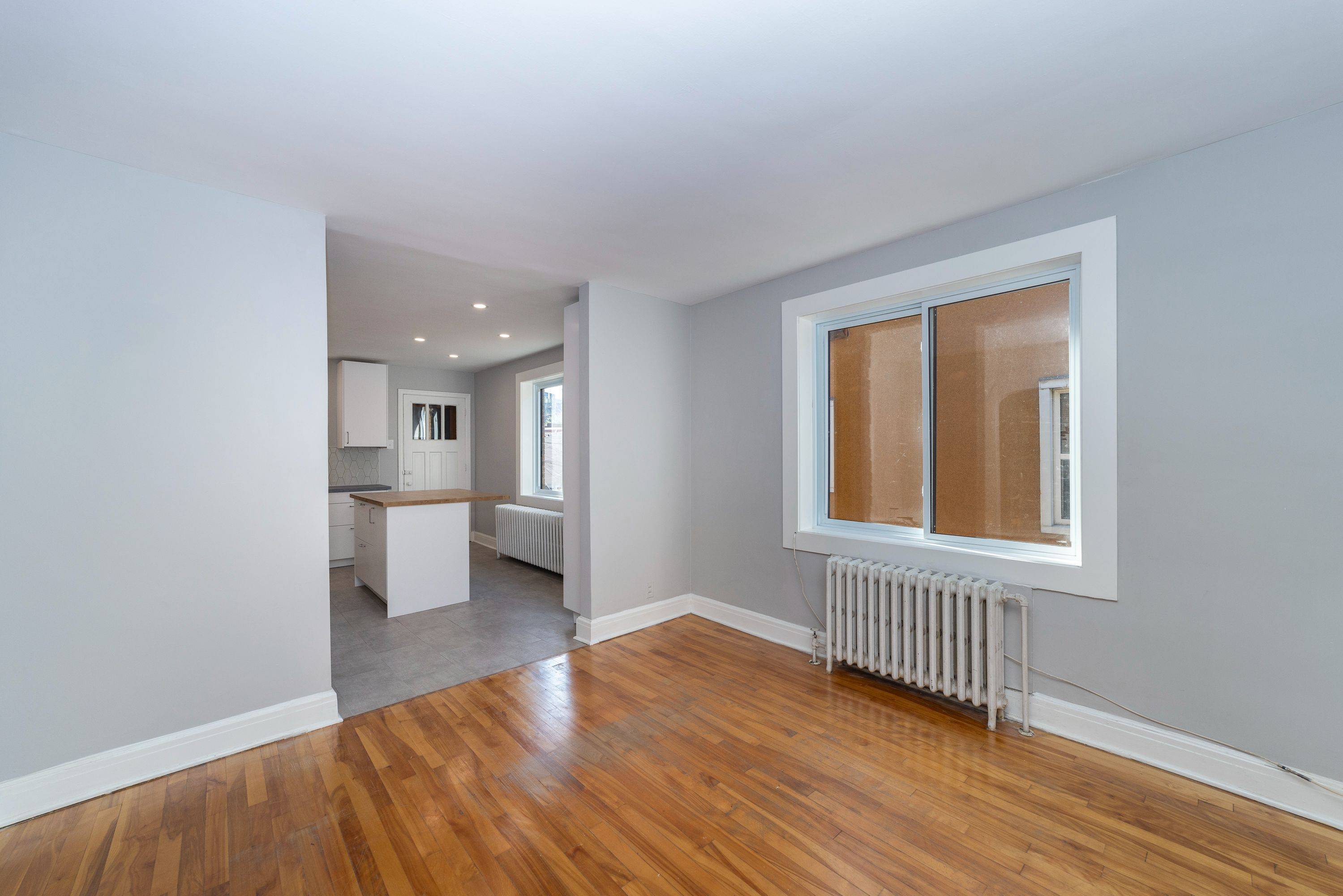 New Edinburgh - Lindenlea, ON K1M 1C8,17 Springfield RD #A