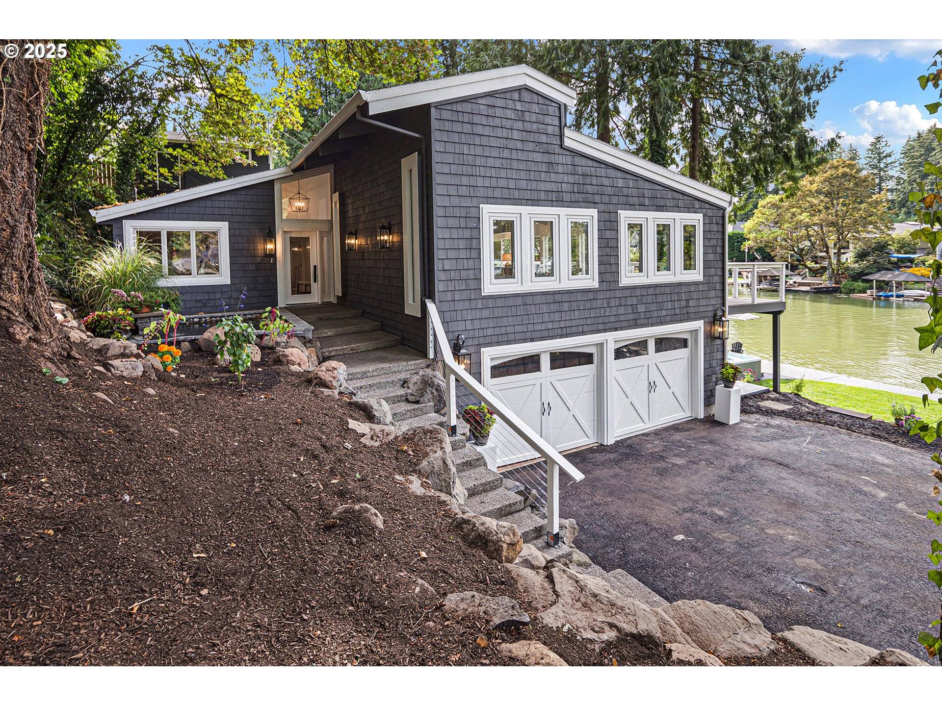 Lake Oswego, OR 97034,3220 Southshore BLVD