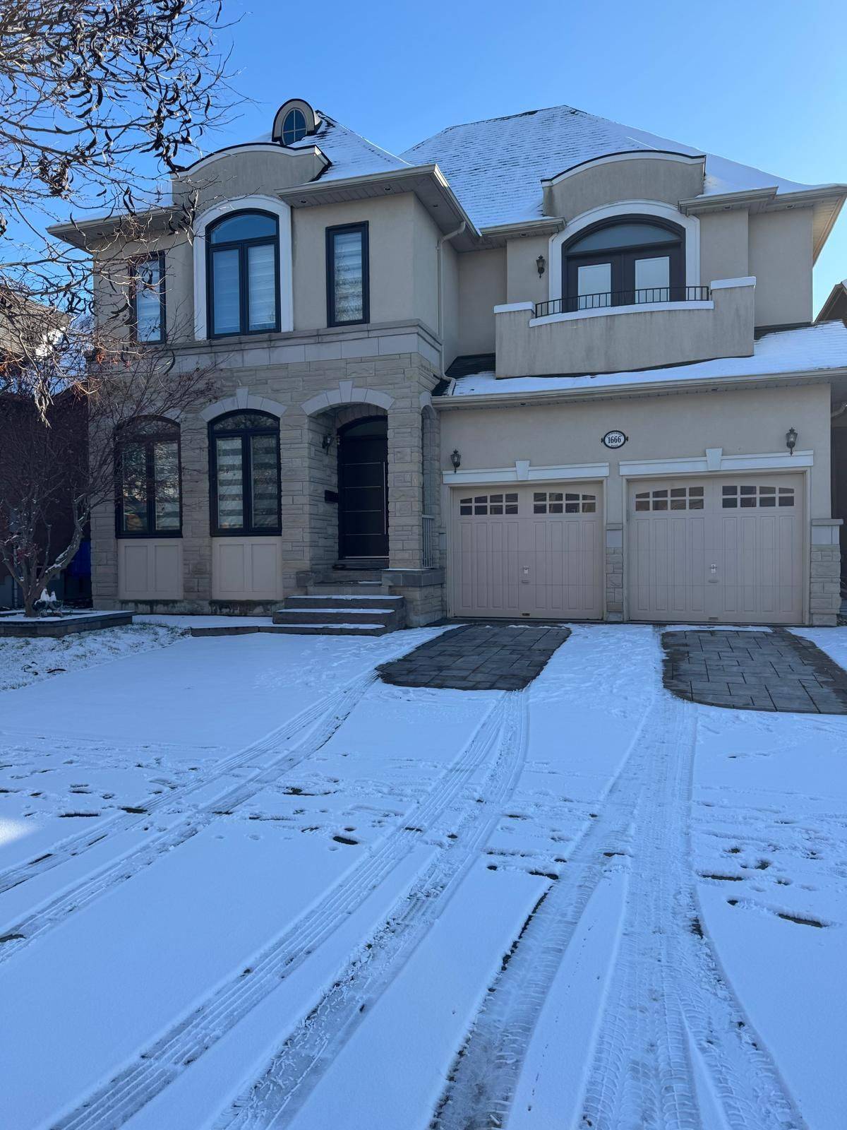 Pickering, ON L1V 7J6,1666 Goldenridge RD