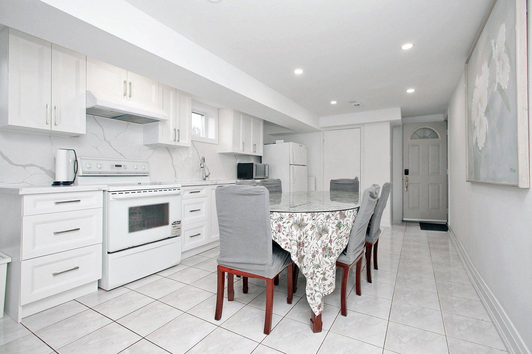 Toronto E07, ON M1S 3T5,104 Snowhill CRES #BSMT