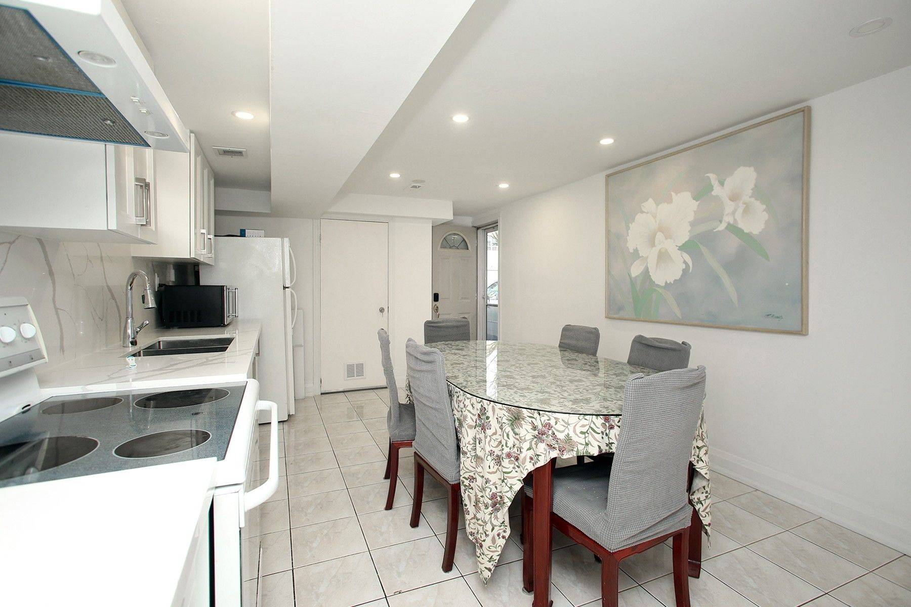 Toronto E07, ON M1S 3T5,104 Snowhill CRES #BSMT