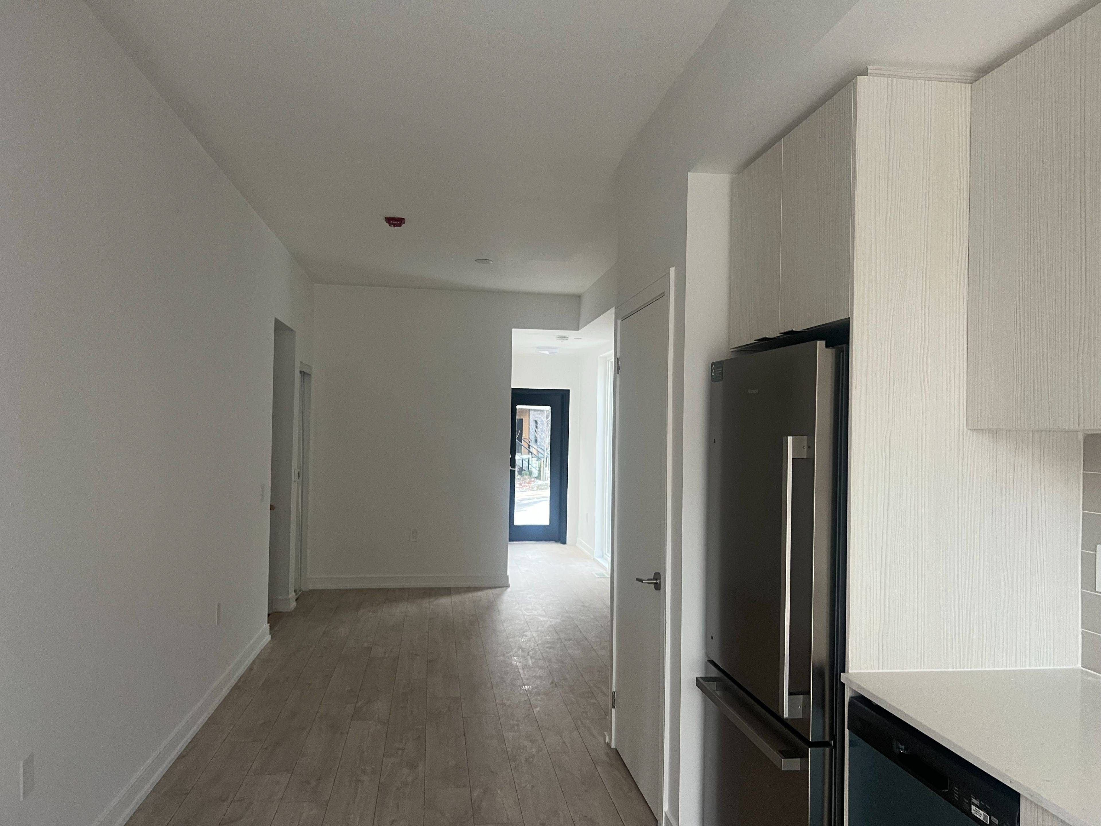 Toronto E06, ON M1N 1Y1,168 Clonmore DR #20