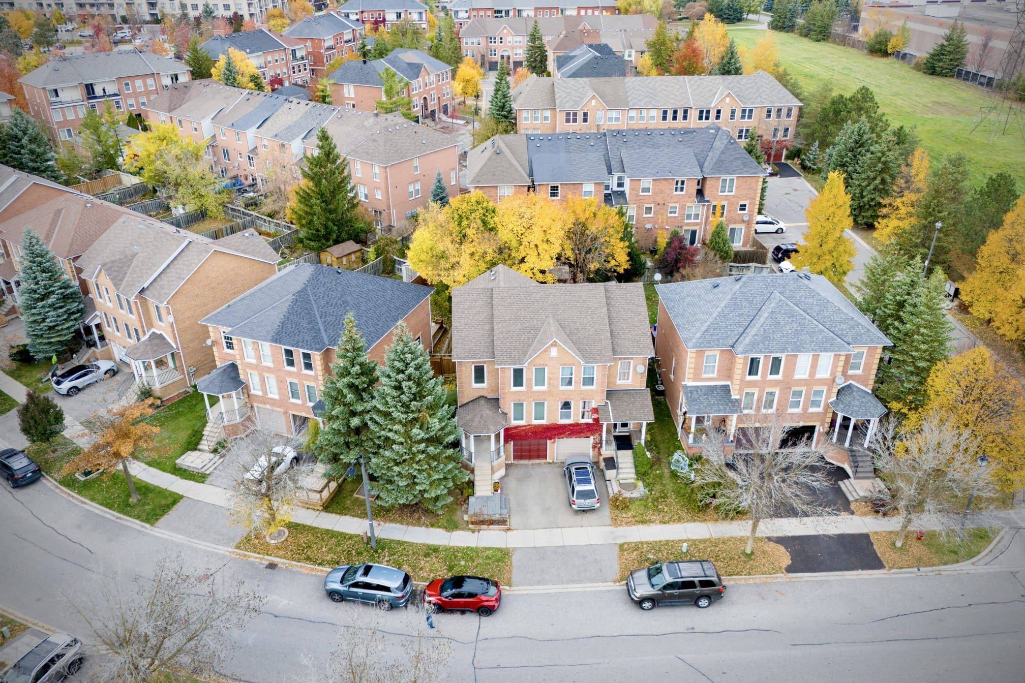 Aurora, ON L4G 7E1,54 Amberhill WAY