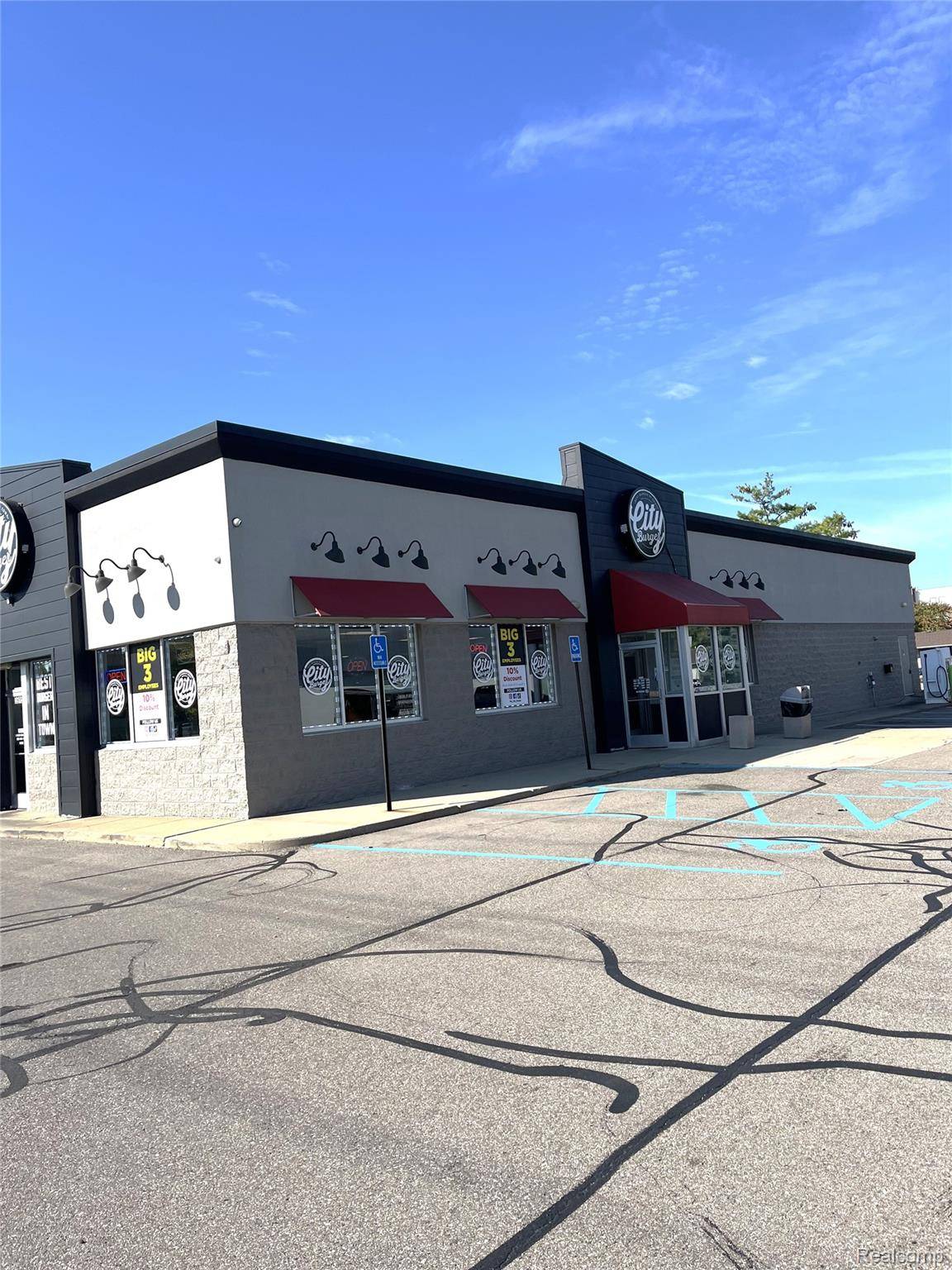 Sterling Heights, MI 48313,39151 Van Dyke AVE