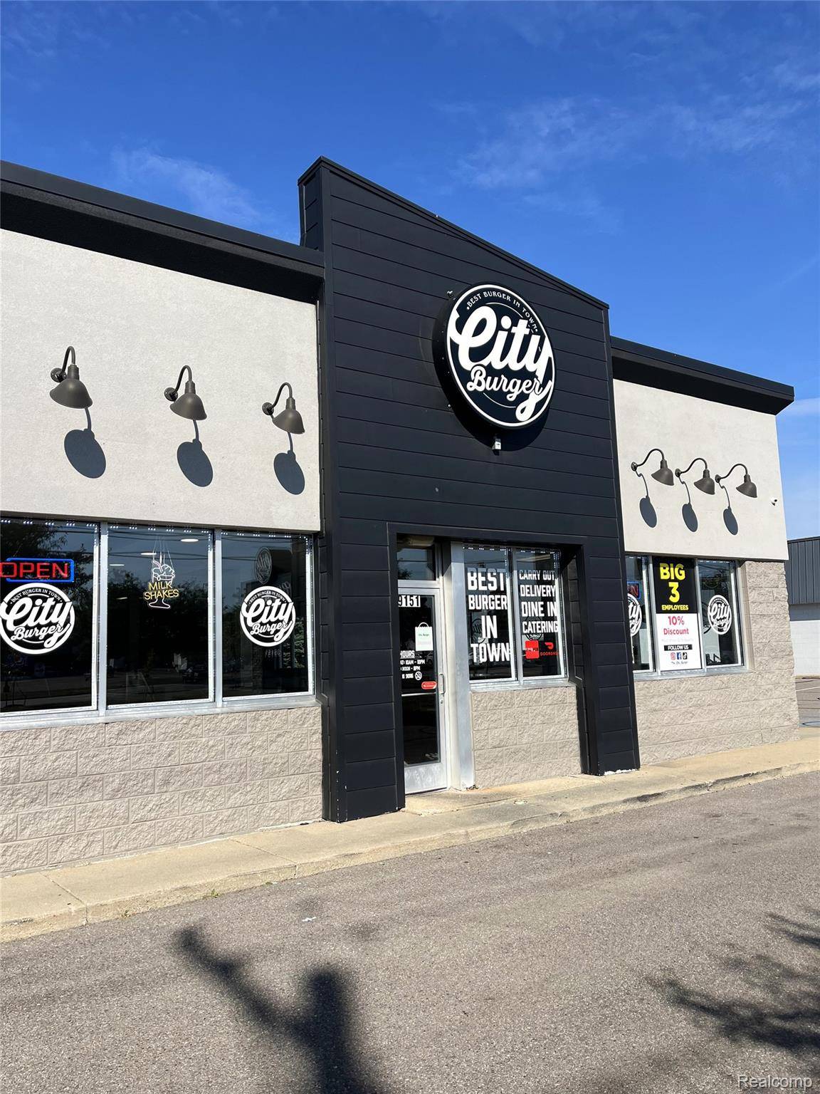 Sterling Heights, MI 48313,39151 Van Dyke AVE