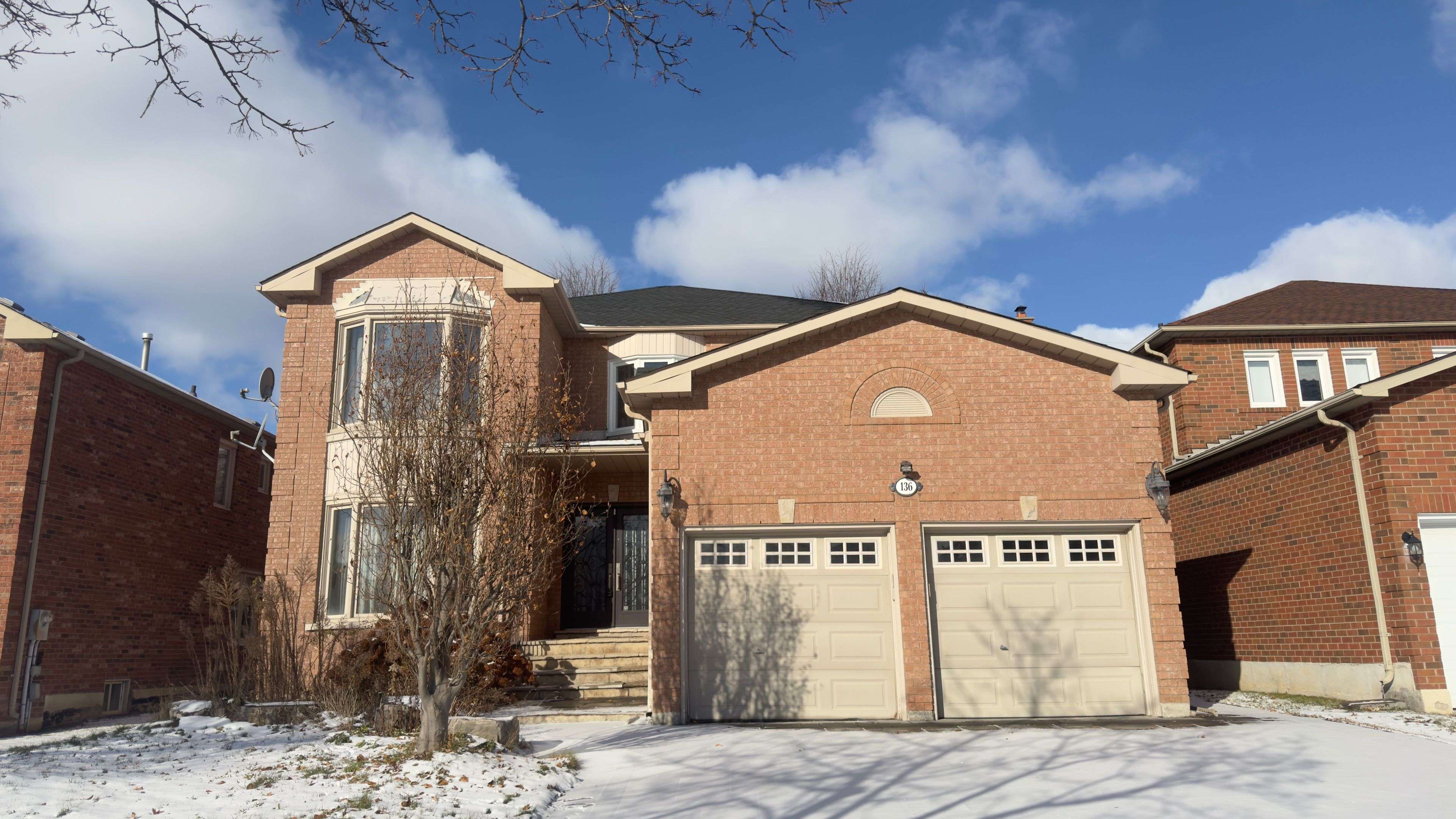 Vaughan, ON L4J 7V5,136 Worth BLVD