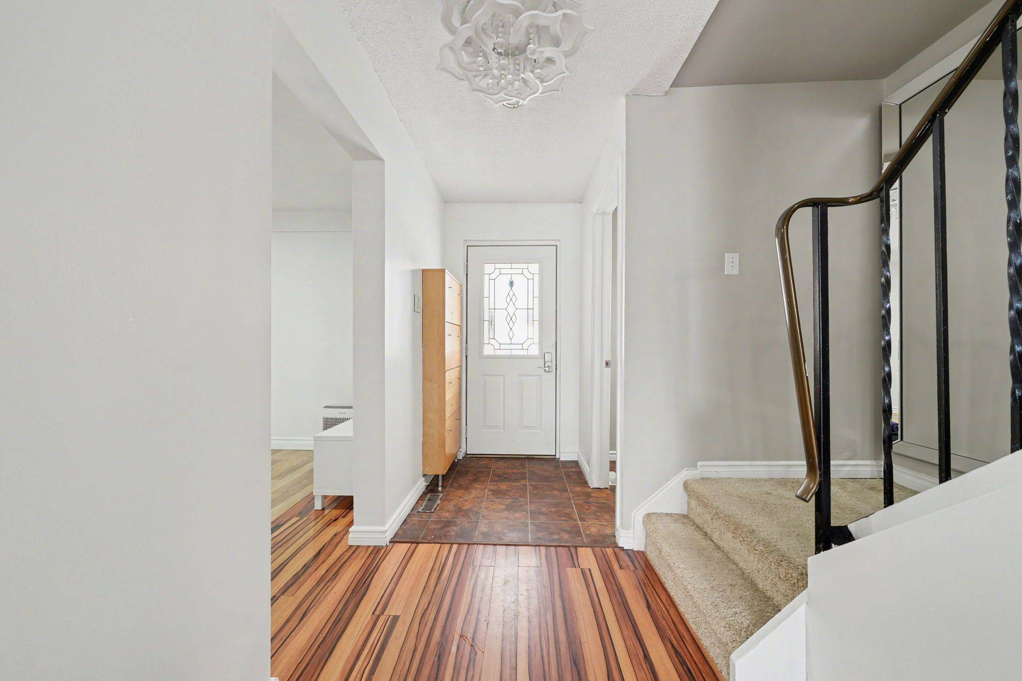 Barrie, ON L4M 5L9,19 Robin CT