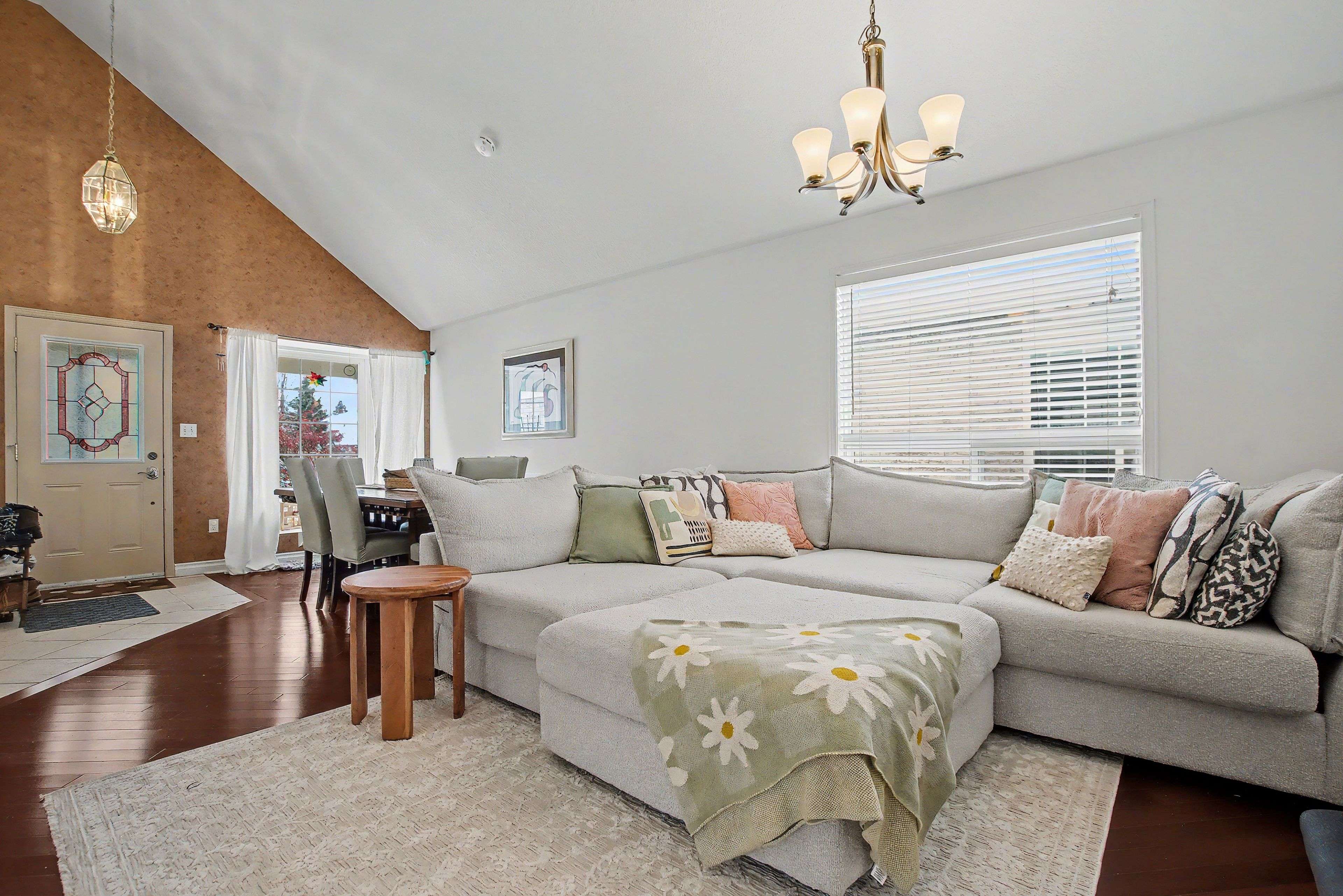 Guelph, ON N1E 7A2,373 Starwood DR