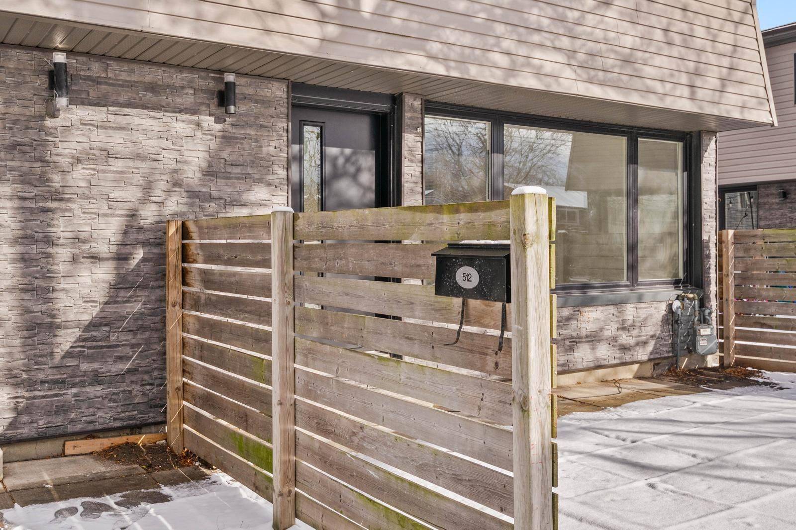 Hamilton, ON L8K 5H1,270 Montmorency DR #512