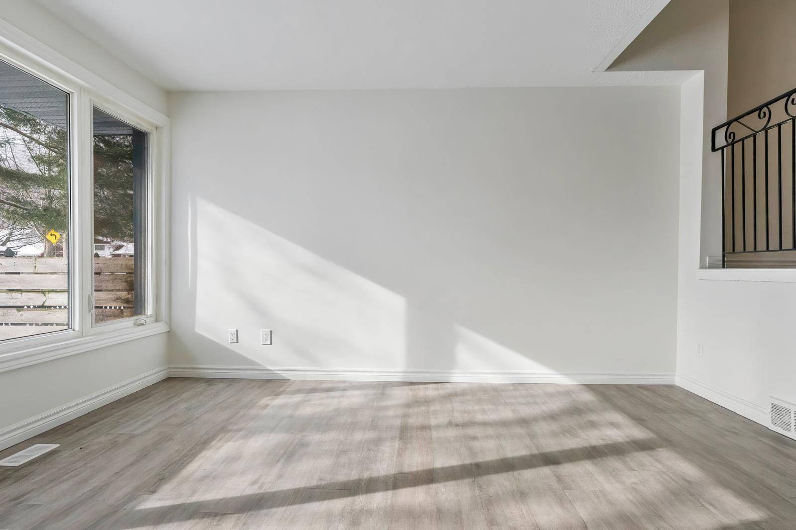 Hamilton, ON L8K 5H1,270 Montmorency DR #512