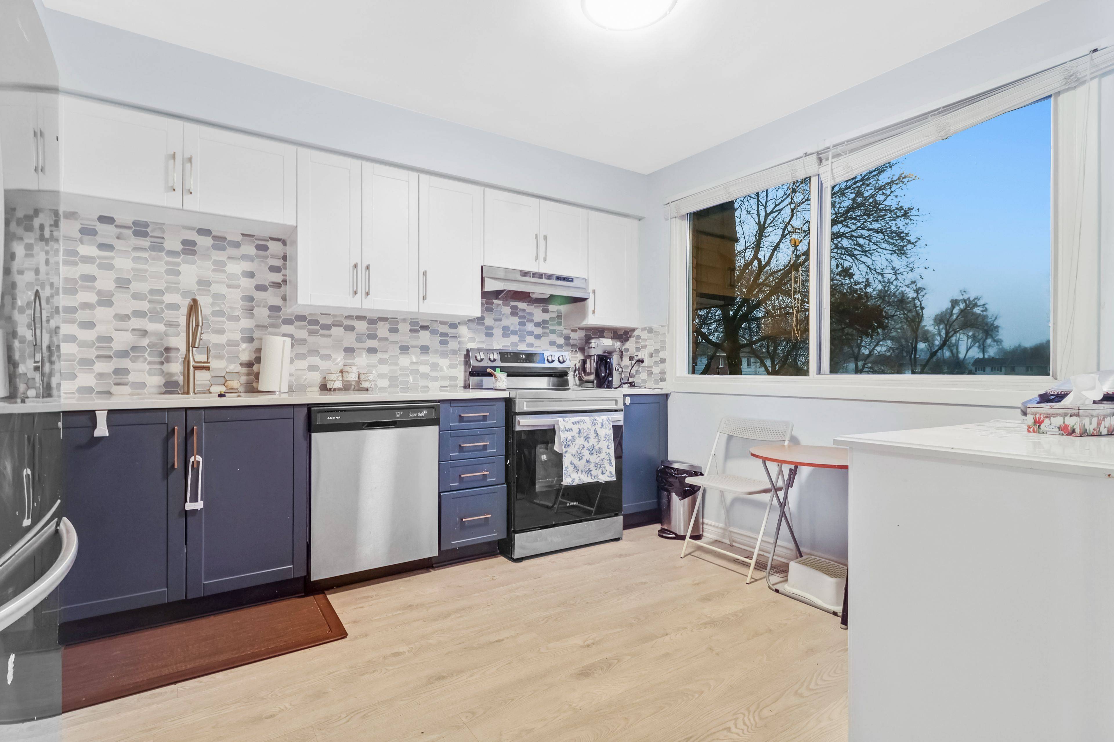 Overbrook - Castleheights And Area, ON K1K 2E8,665 Hochelaga ST #25