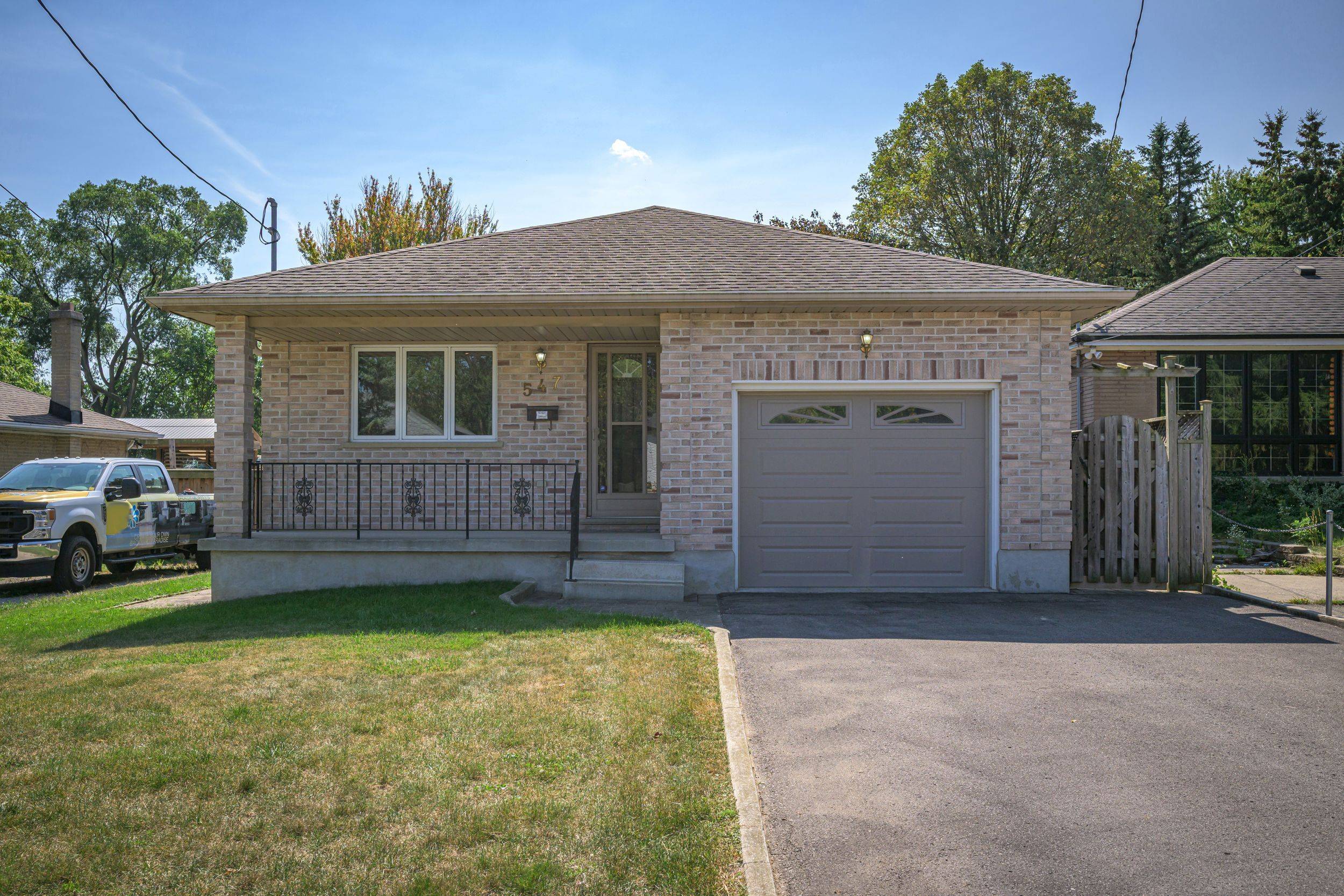 London South, ON N6C 3A5,547 Creston AVE