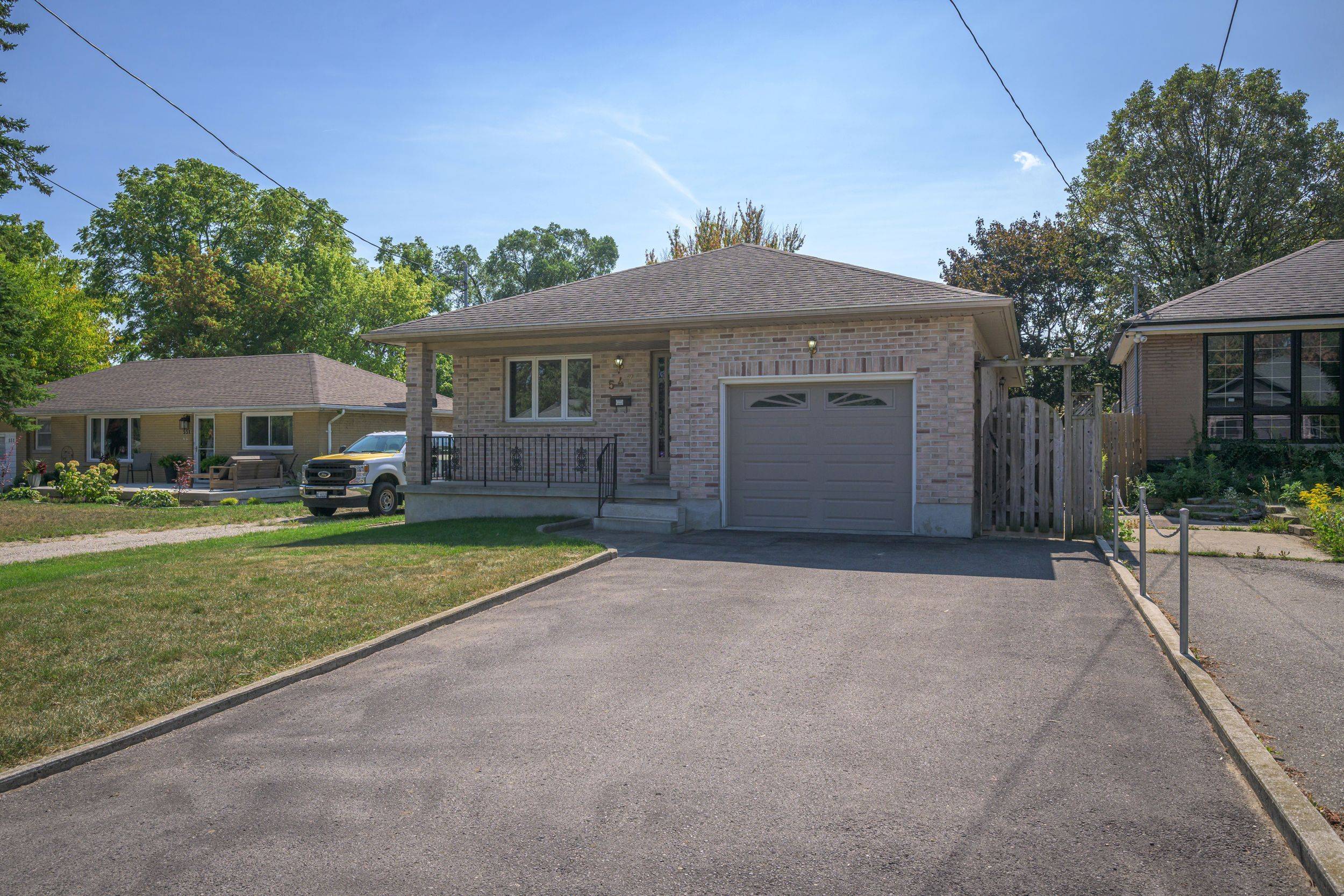 London South, ON N6C 3A5,547 Creston AVE