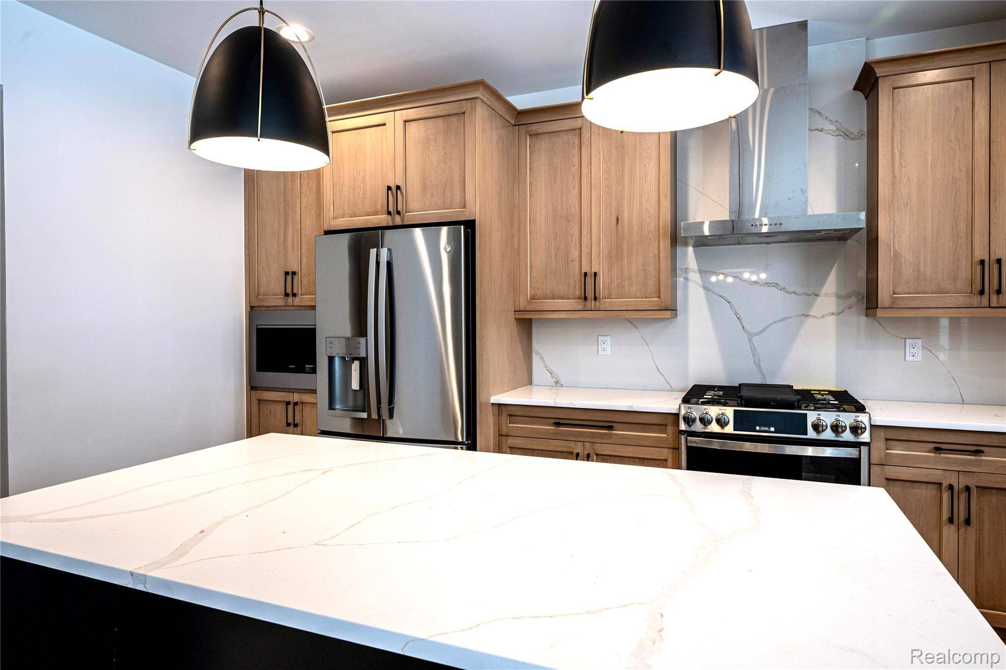 Royal Oak, MI 48073,4101 Devon RD