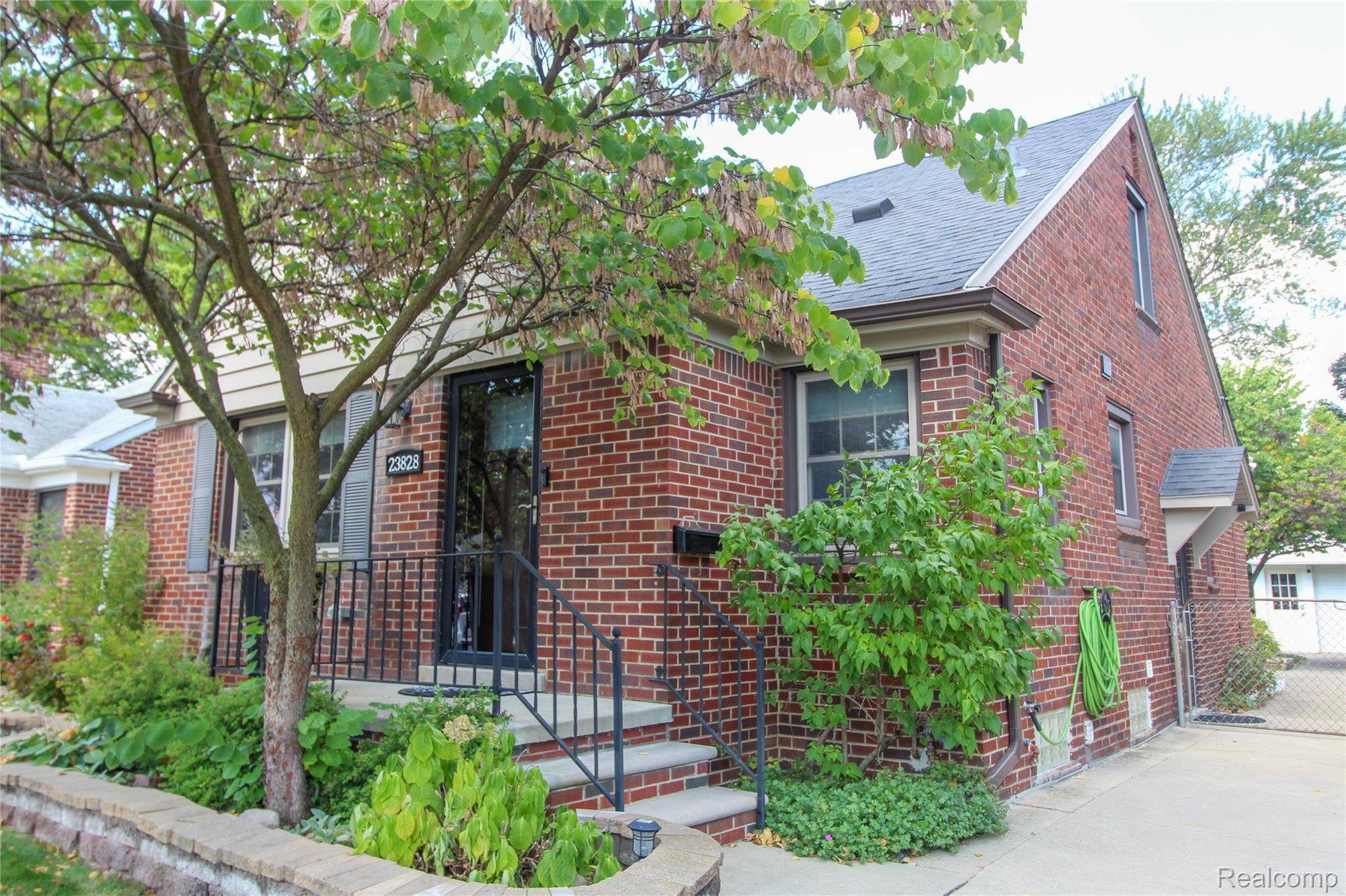 Dearborn, MI 48128,23828 Edward ST