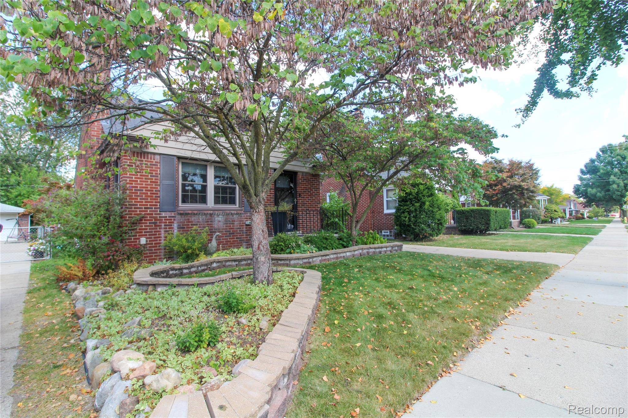 Dearborn, MI 48128,23828 Edward ST