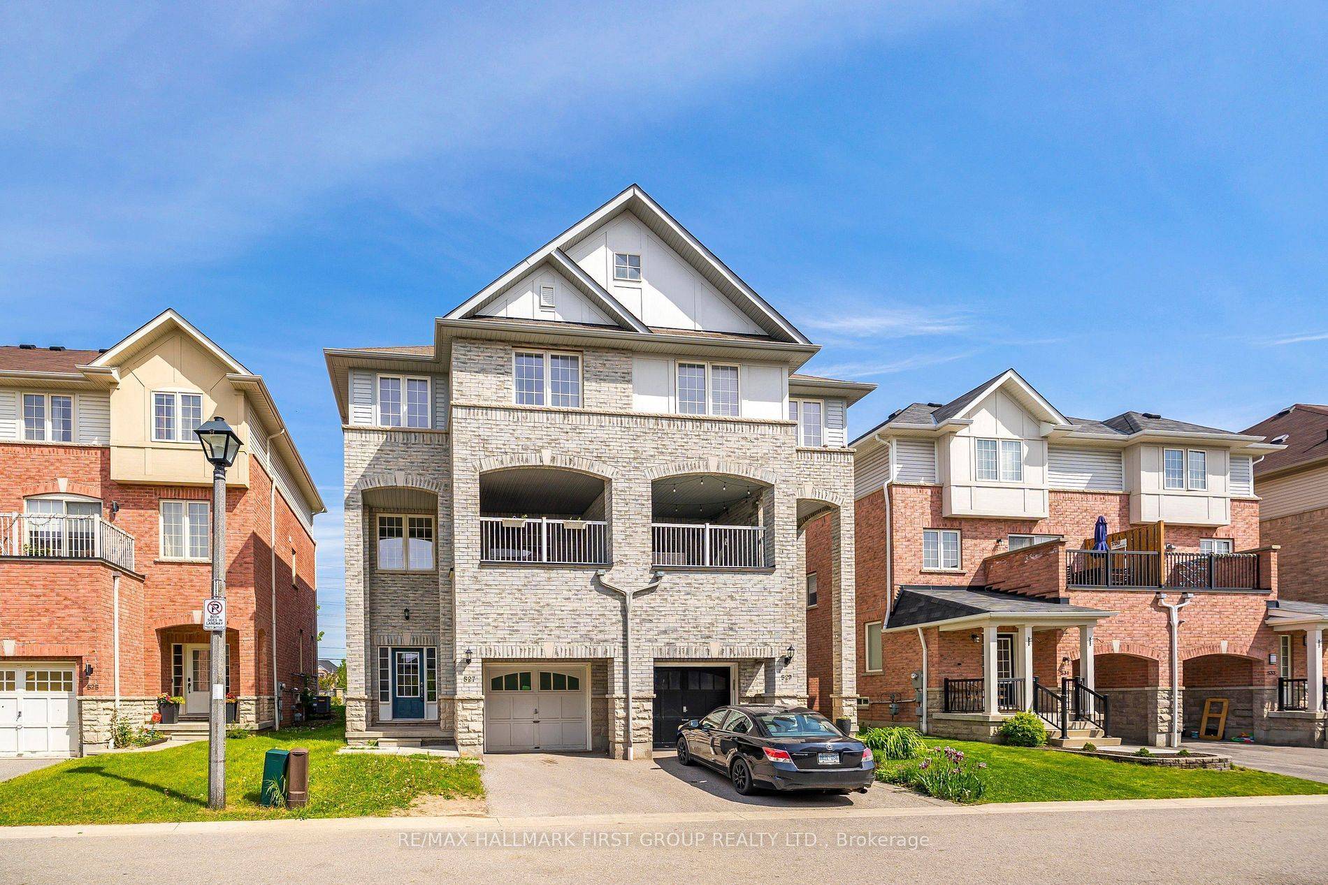 Ajax, ON L1T 4S1,527 Rossland RD E