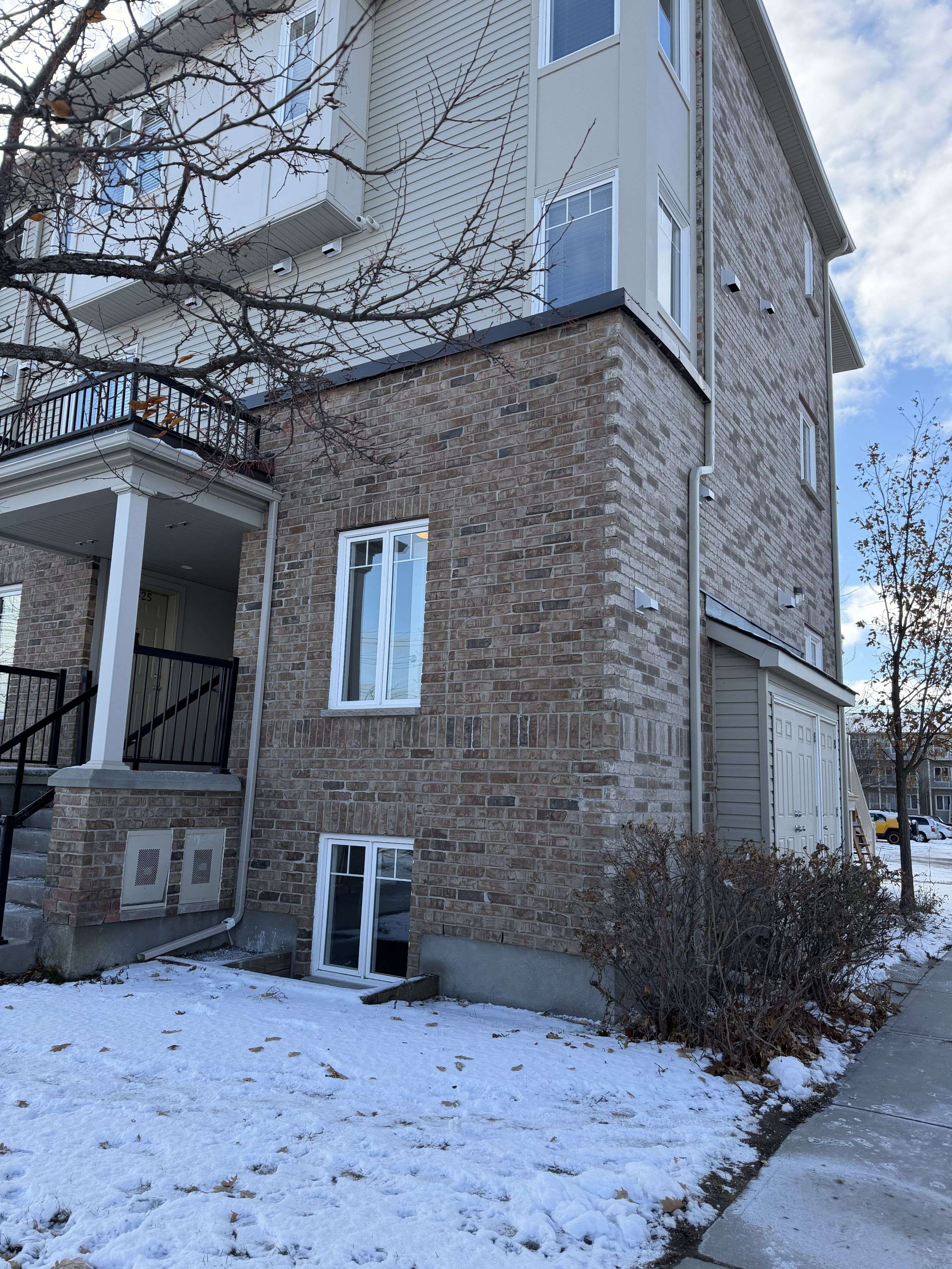 Barrhaven, ON K2J 0S6,2619 Longfields DR