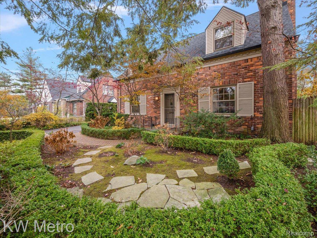 Grosse Pointe Farms, MI 48236,340 Kercheval AVE