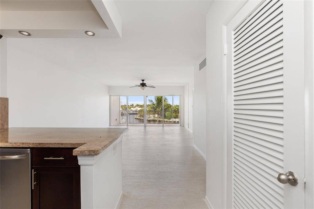 Deerfield Beach, FL 33441,390 N Federal Hwy #406