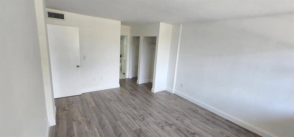 North Miami Beach, FL 33162,2175 NE 170th St #208