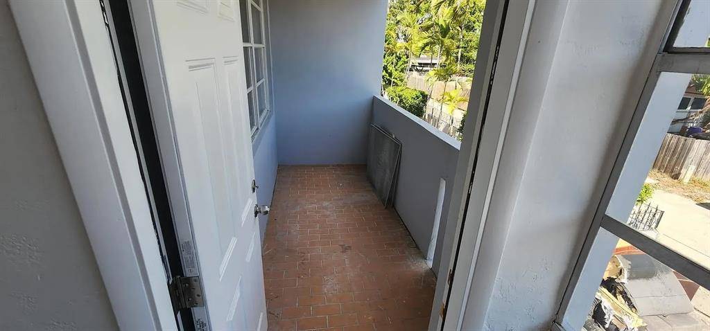 North Miami Beach, FL 33162,2175 NE 170th St #208