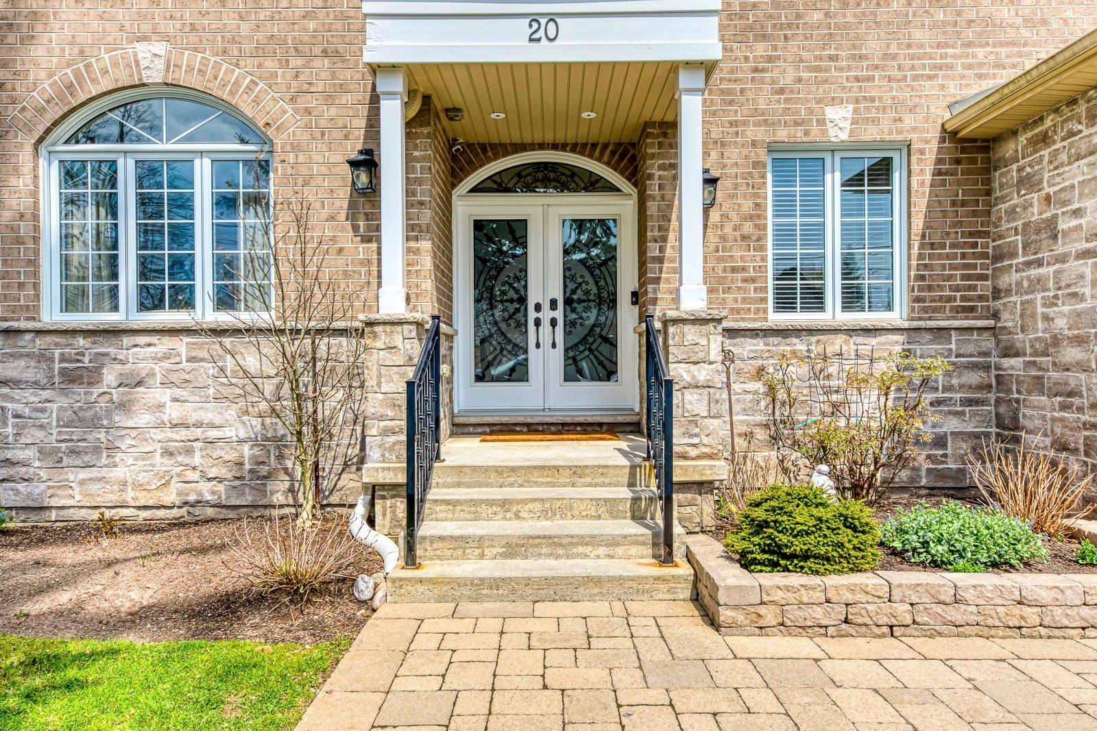 Hamilton, ON L0R 2H0,20 Vinegar Hill ST