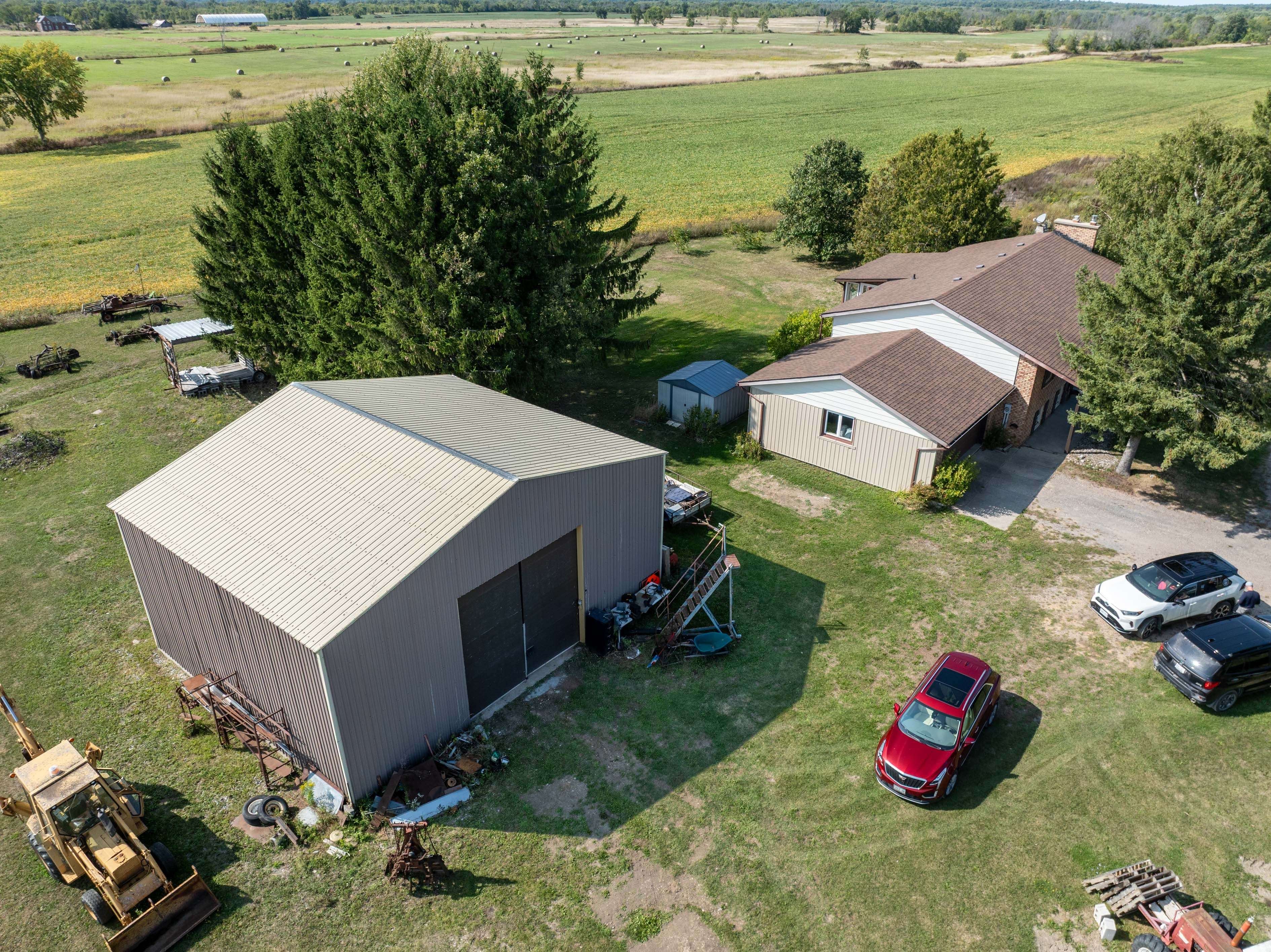 Front Of Leeds & Seeleys Bay, ON K0E 1L0,108 Russell RD N