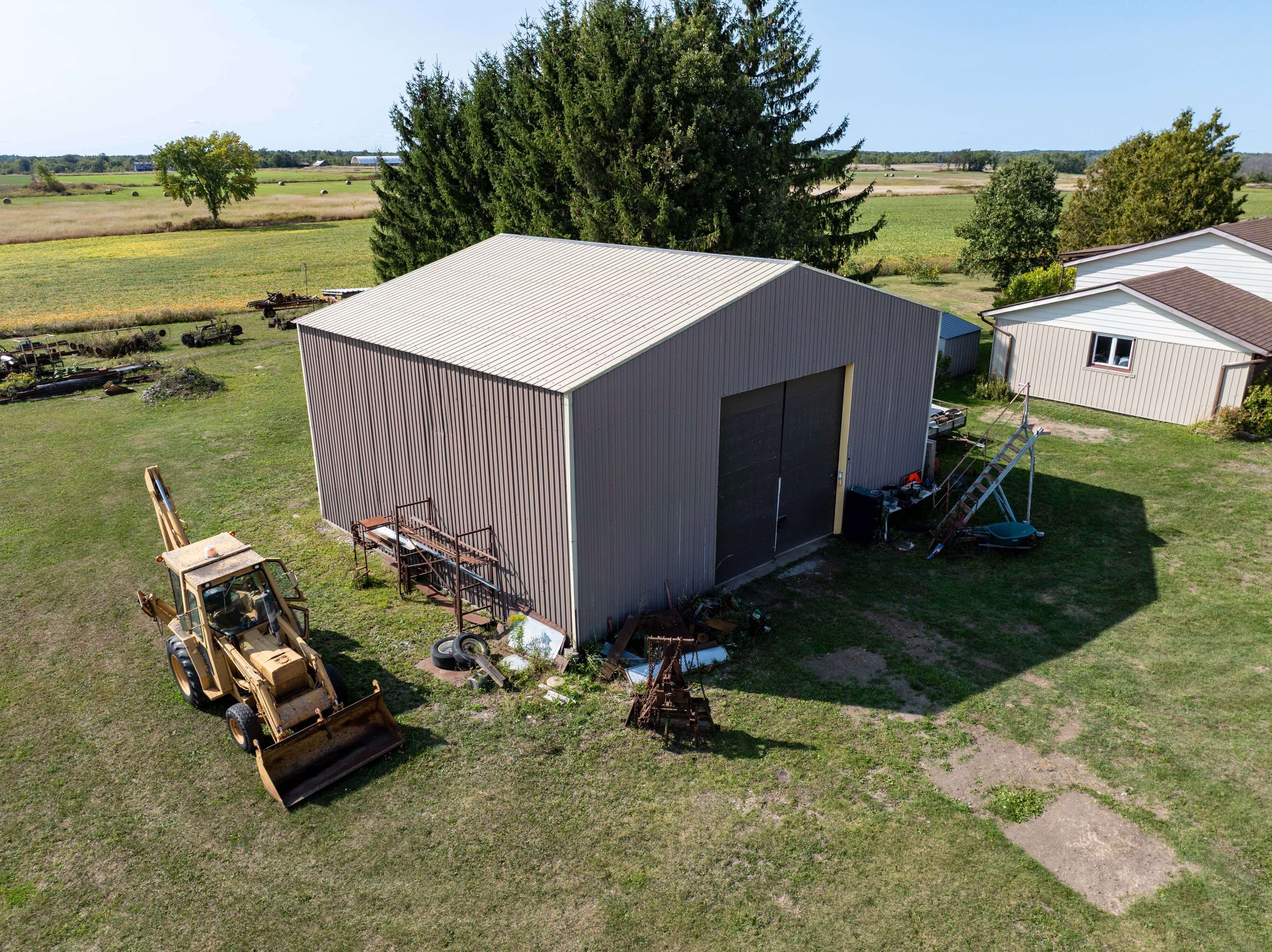 Front Of Leeds & Seeleys Bay, ON K0E 1L0,108 Russell RD N