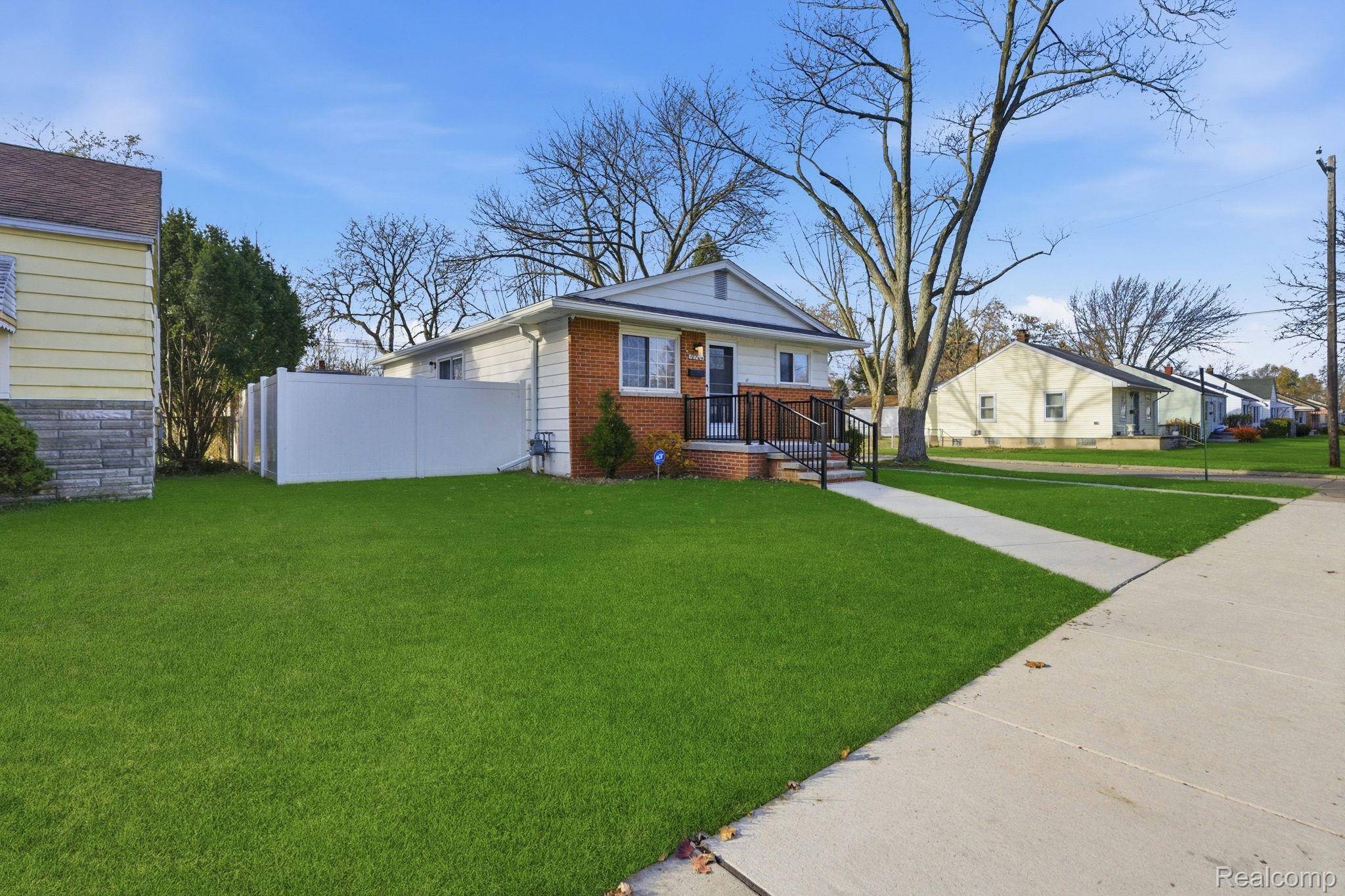 Harper Woods, MI 48225,18704 Kenosha ST