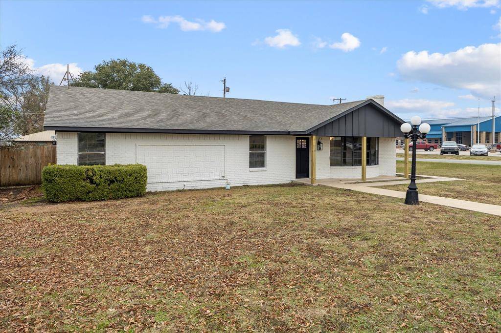 Leonard, TX 75452,312 E Cottonwood Street