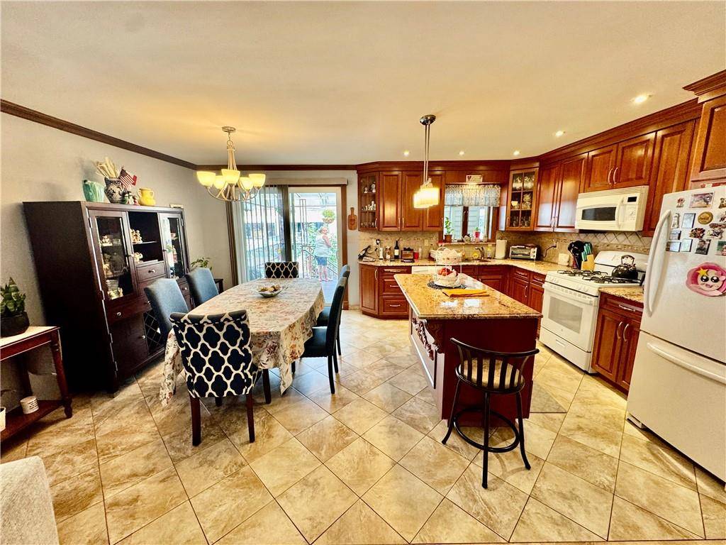 Brooklyn, NY 11228,1525 85th ST