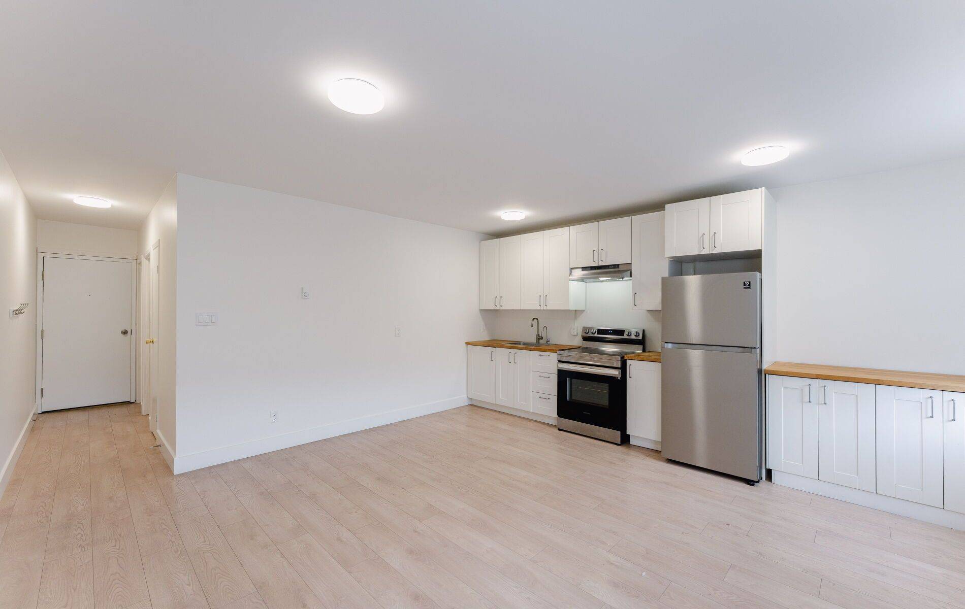 Toronto C04, ON M4P 2J3,2584 Yonge ST #C