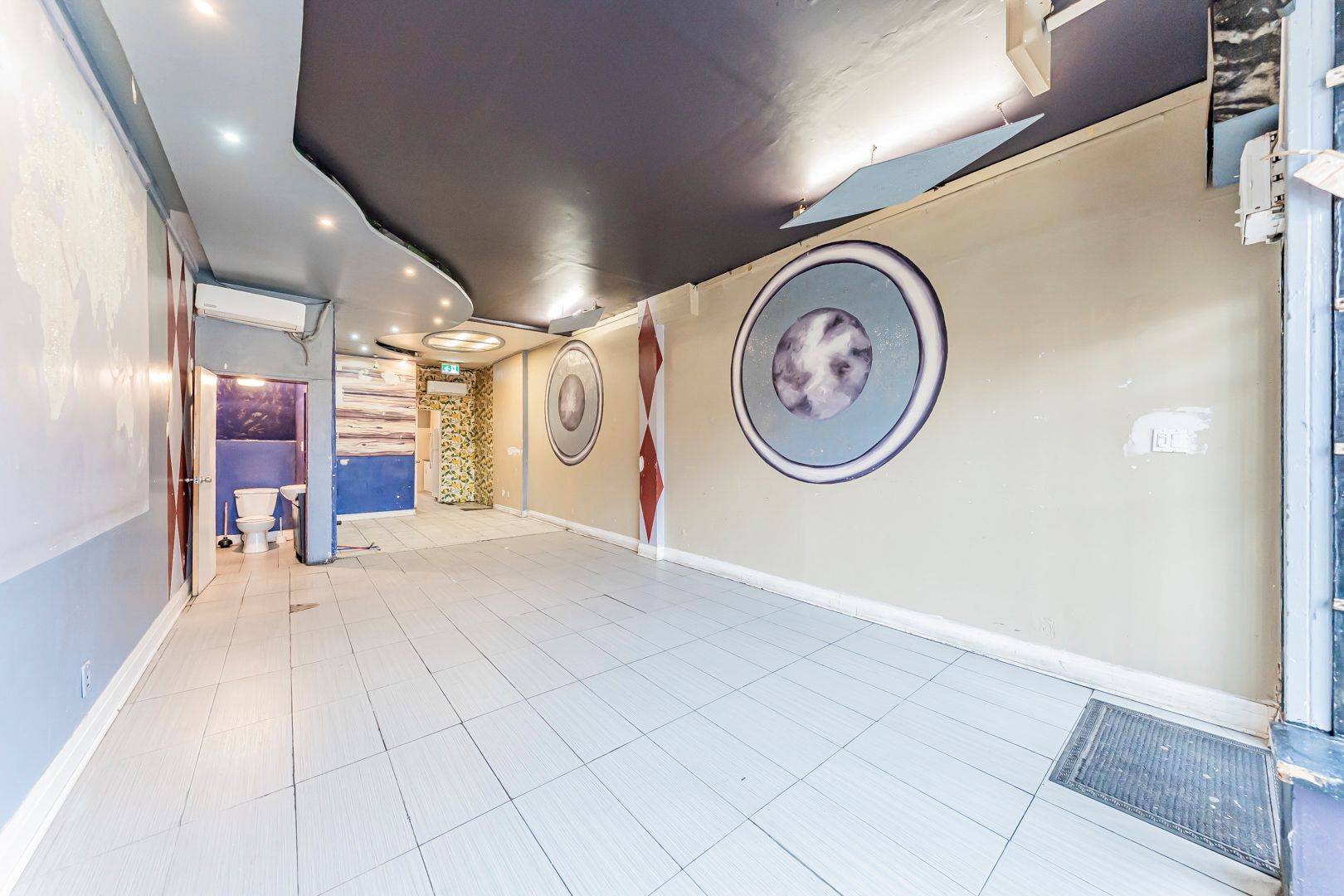 Toronto E06, ON M1L 1C1,3212 Danforth AVE