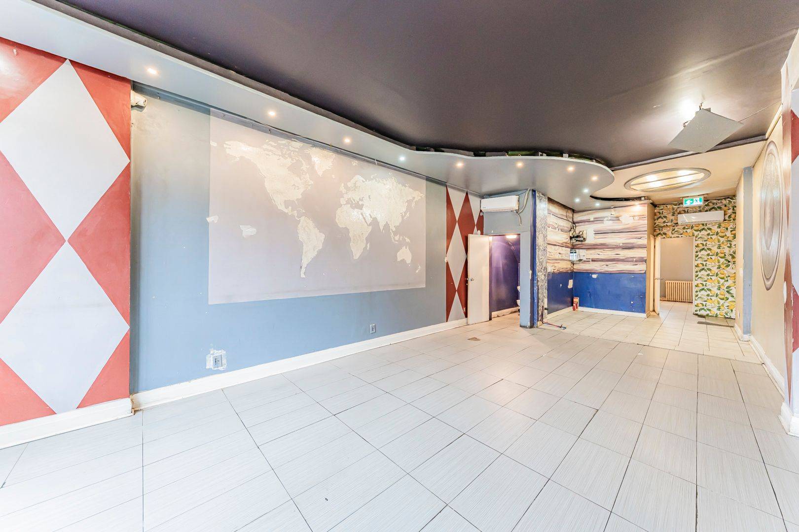 Toronto E06, ON M1L 1C1,3212 Danforth AVE