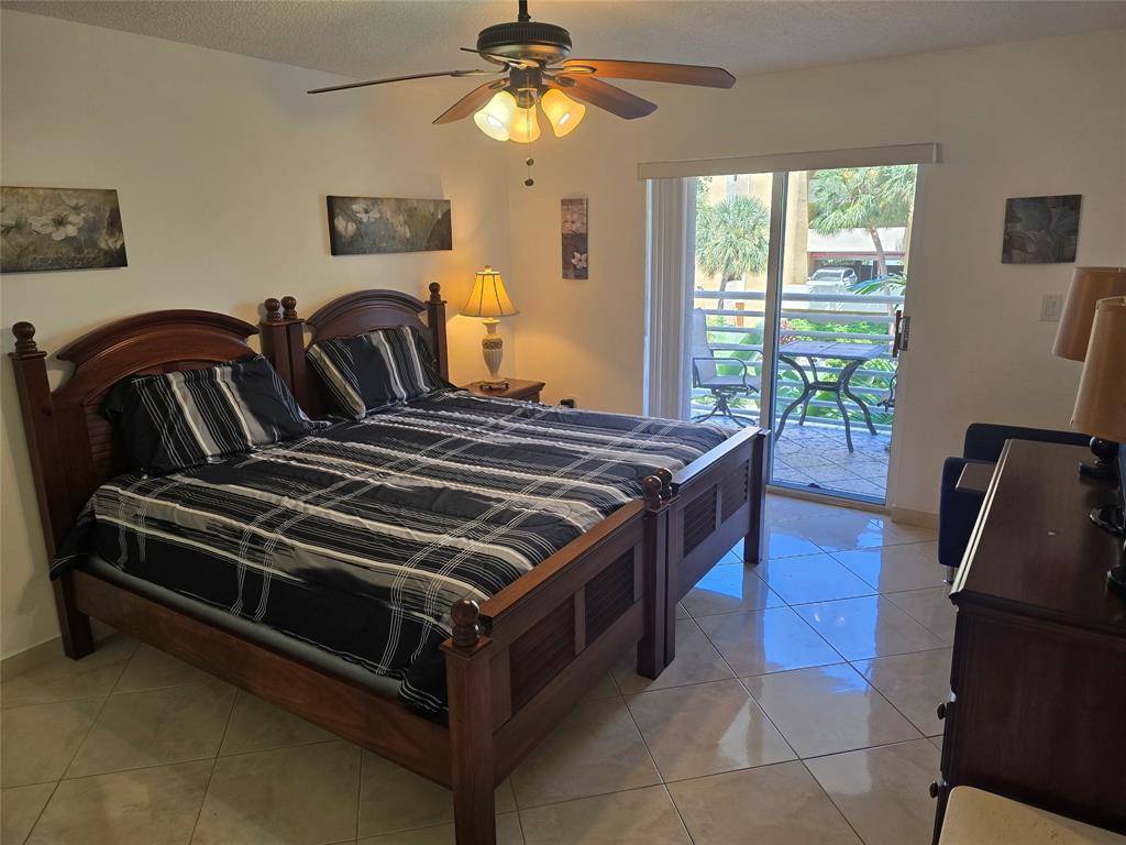 Sunny Isles Beach, FL 33160,17801 N Bay Rd #301