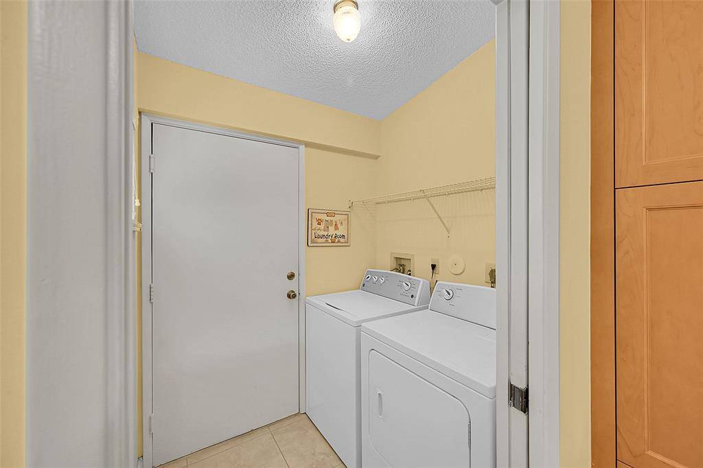 Boca Raton, FL 33496,8252 Springlake Dr #8252