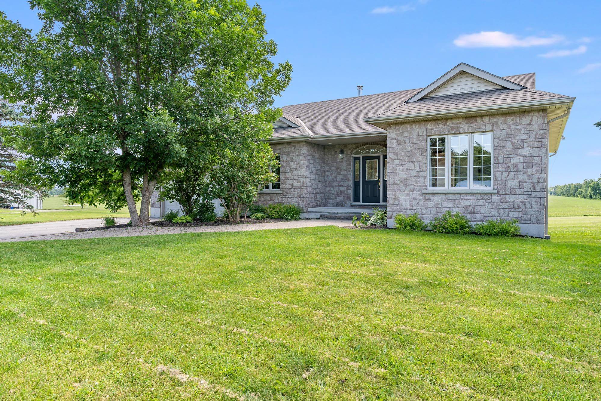 Severn, ON L0K 1E0,1461 Upper Big Chute RD