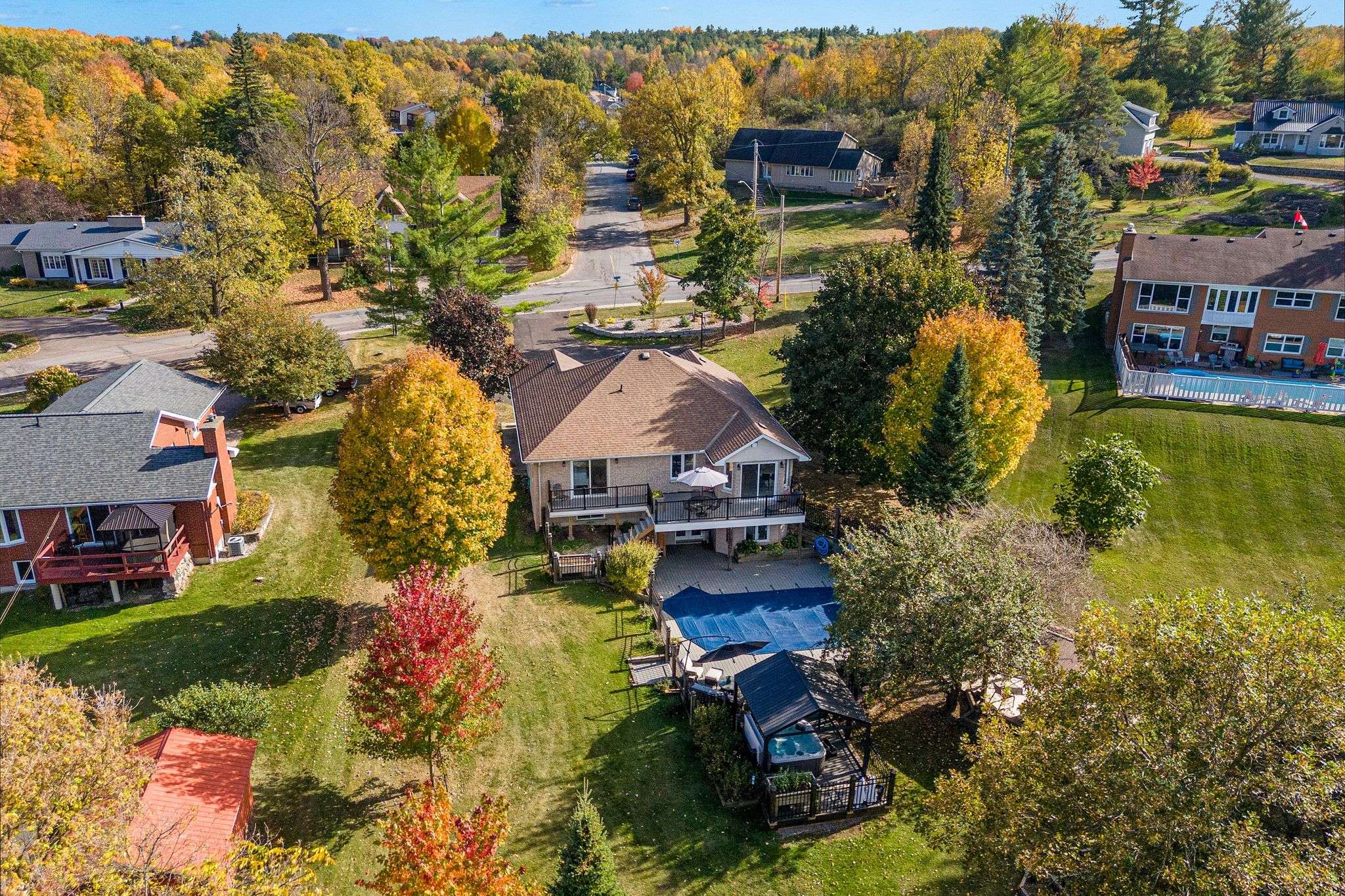 Renfrew, ON K7V 2T5,230 Opeongo RD