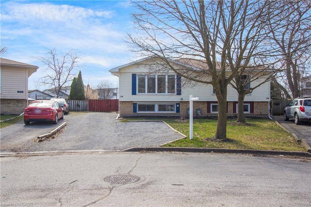 Thorold, ON L2V 4M1,24 Tara CRES #UPPER