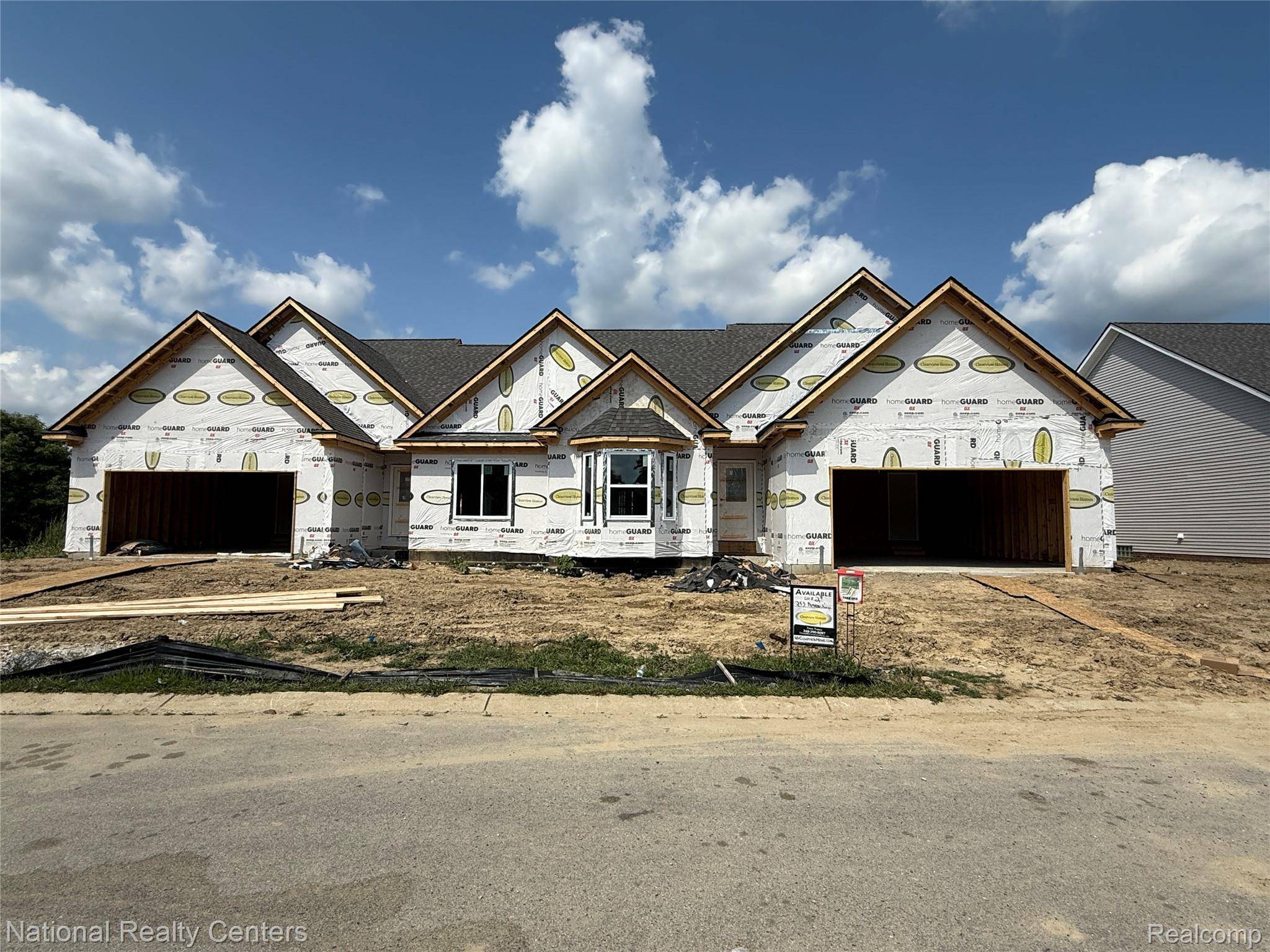 Lapeer, MI 48446,253 Devonshire DR #2