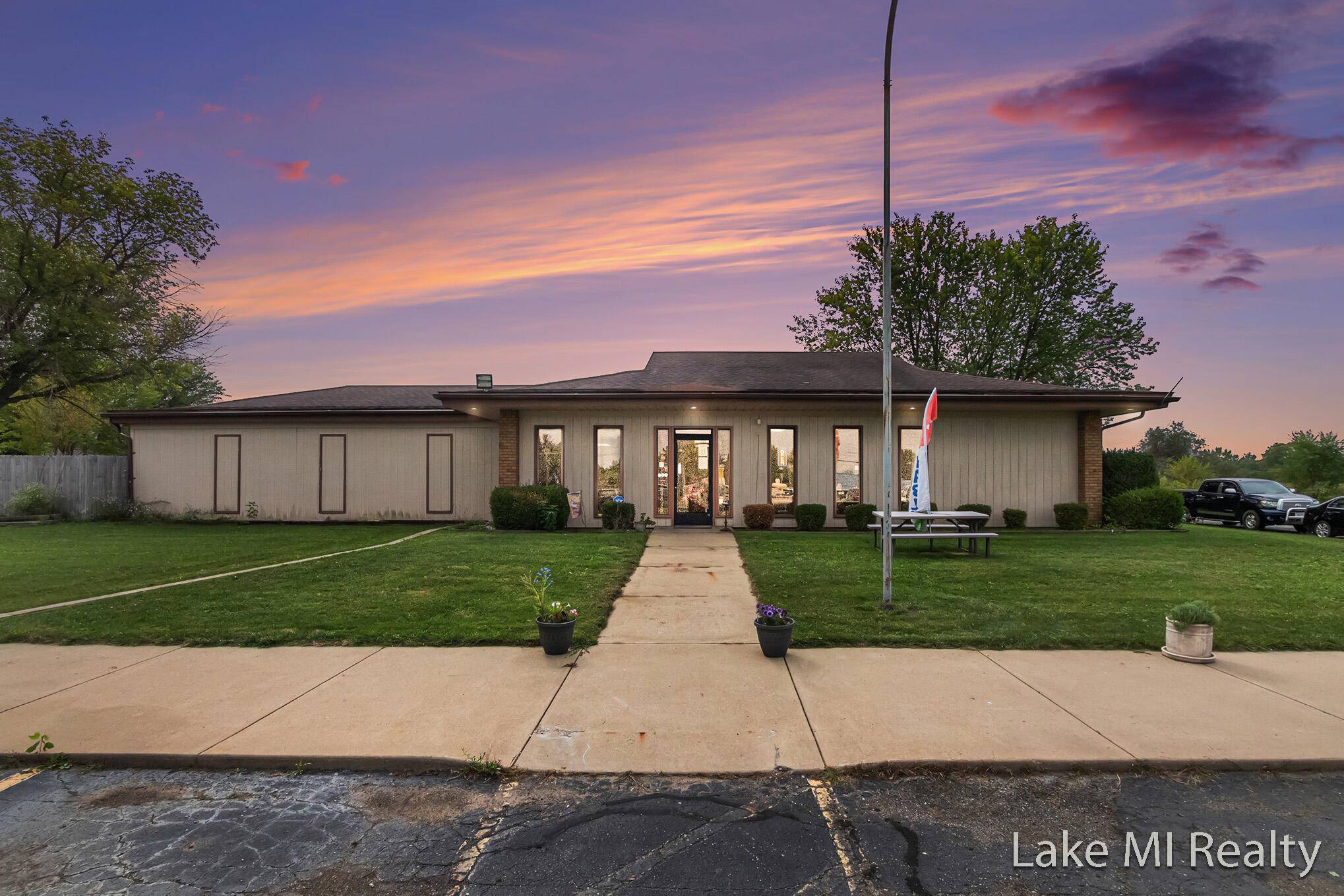 Coloma, MI 49038,6720 Red Arrow HWY