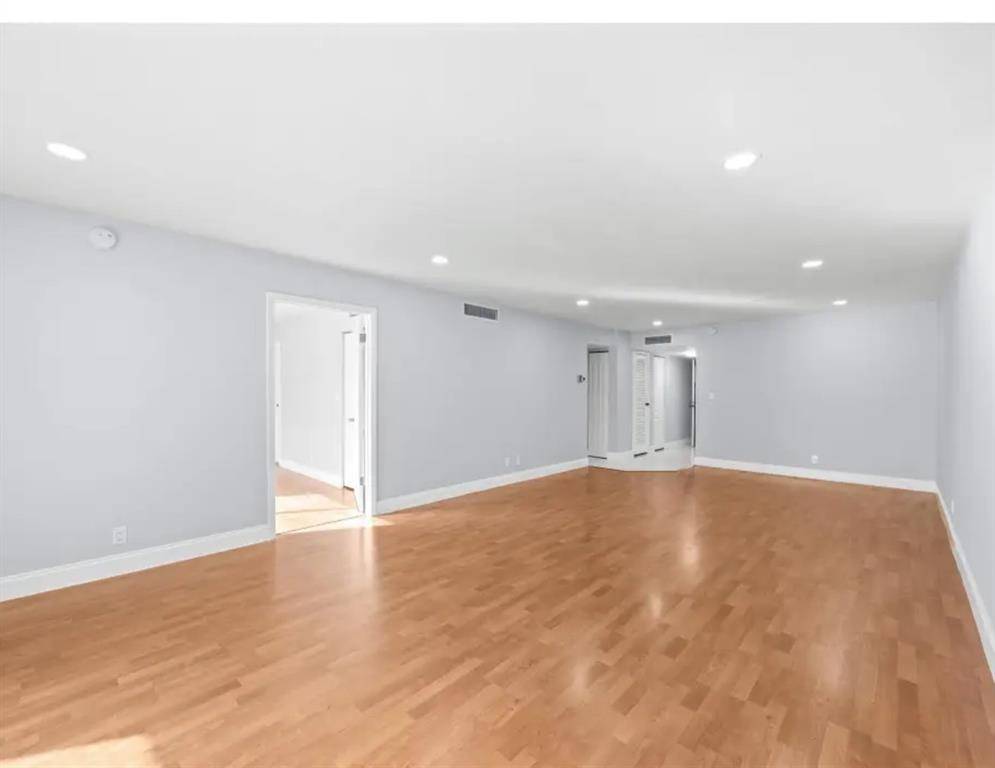 Lauderhill, FL 33319,6100 S Falls Circle Dr #204