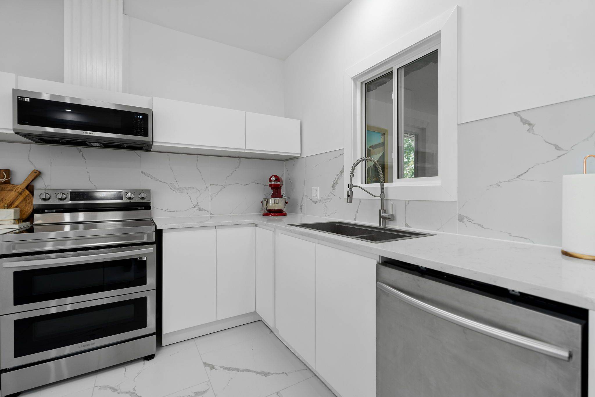 Fort Erie, ON L2A 5M4,1546 Nigh RD