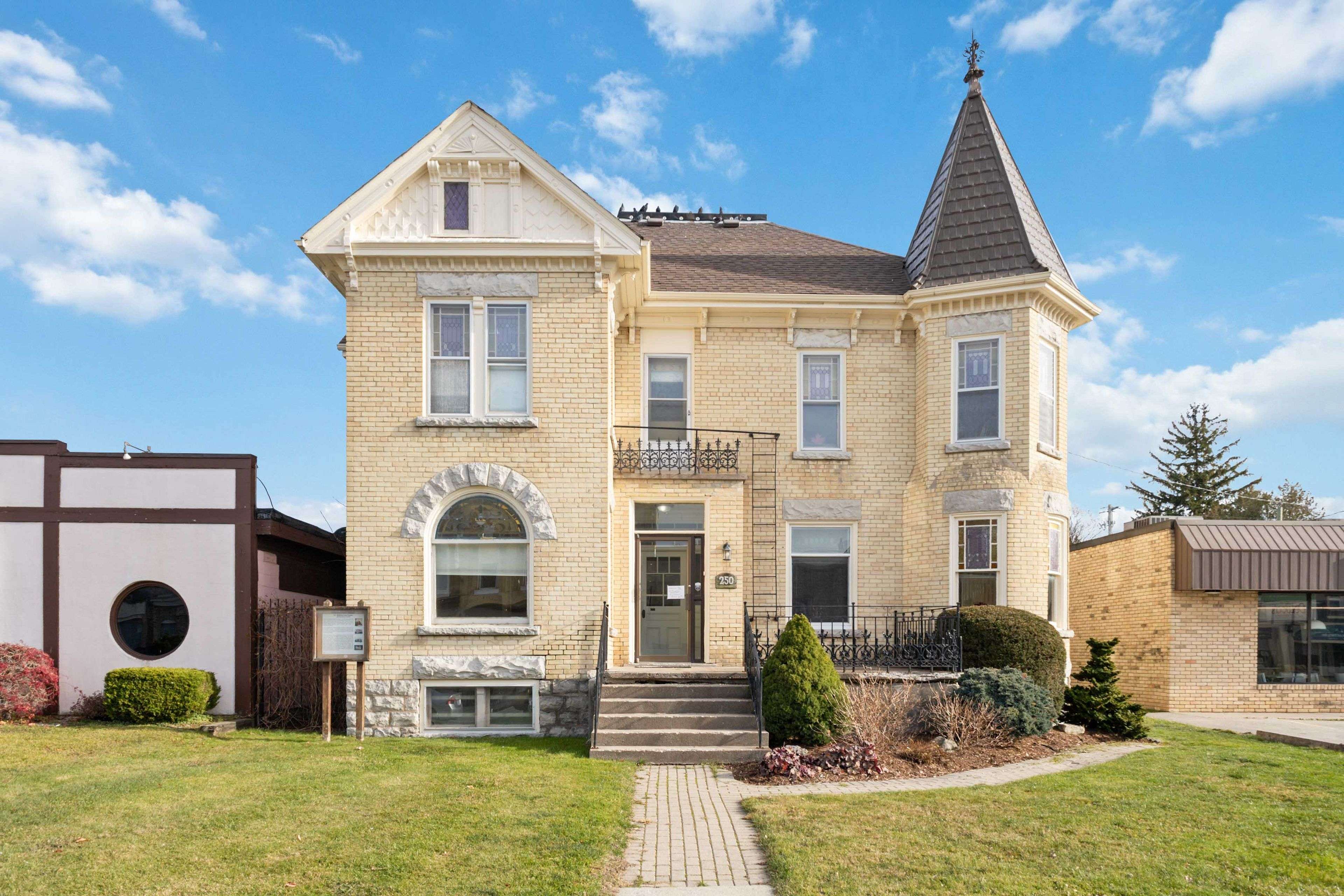 North Middlesex, ON N0M 2K0,250 Main ST